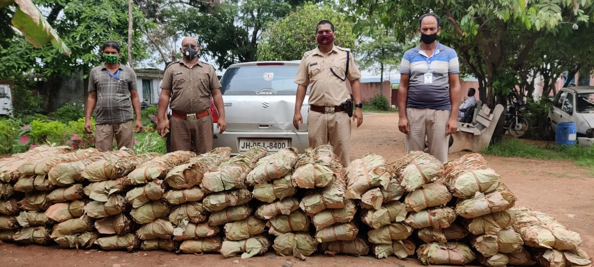 ଚୋରା କେନ୍ଦୁପତ୍ର ବୋଝେଇ କାର ଜବତ, ଚାଳକ ଫେରାର 
