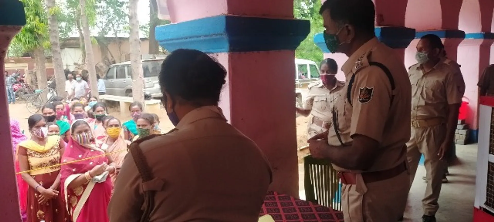 ମଦ ବିରୋଧରେ ଅଣ୍ଟା ଭିଡ଼ିଲେ ମହିଳା, ବିନିକା ଥାନାରେ ଲିଖିତ ଅଭିଯୋଗ କଲେ