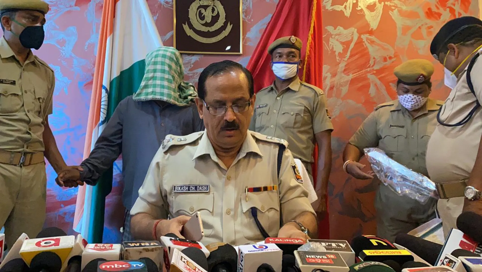 ଯବକଙ୍କୁ ନିର୍ମମ ହତ୍ୟା ଘଟଣା; ବନ୍ଧୁ ସାଜିଲା ବଇରୀ, ବାଇକ୍‌ ପଛରେ ବସି ତଣ୍ଟି କାଟିଦେଲା