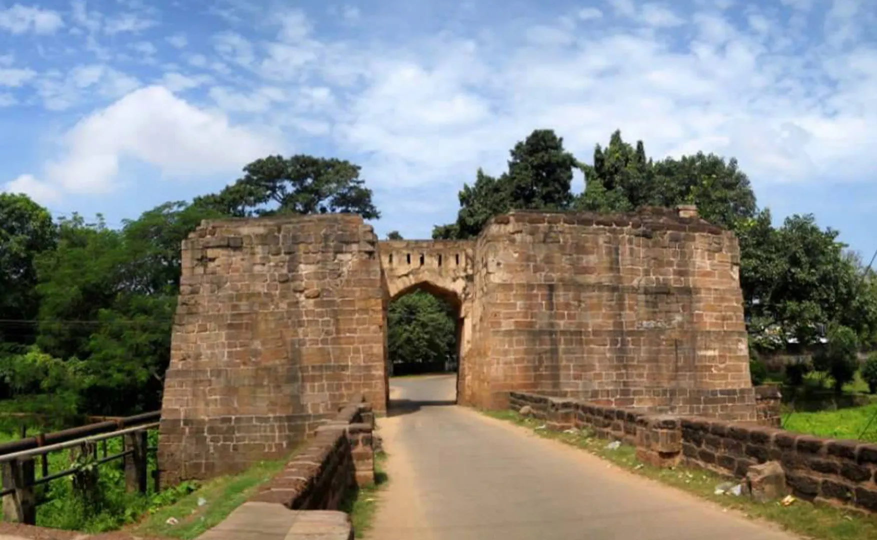କାହିଁକ ଲଟ୍‌କିଲା ବାରବାଟୀ-କଟକ, ସାଲେପୁର, ମାହାଙ୍ଗା?