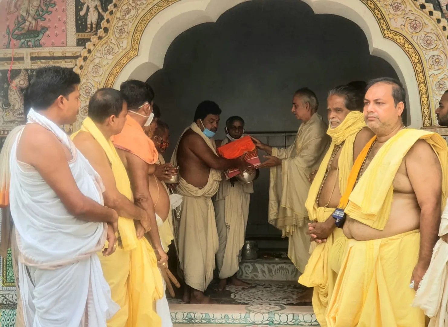 ପୁରୀ: ରାଜନଅରକୁ ଖଡ଼ି ପ୍ରସାଦ ବିଜେ