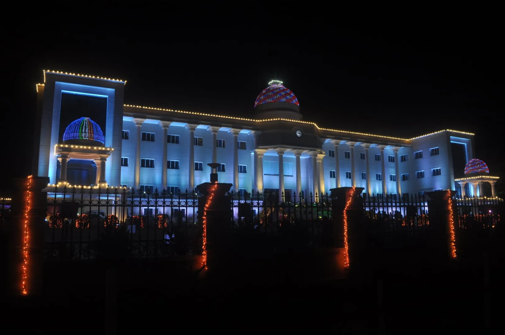 ୭୫ତମ ସ୍ୱାଧୀନତା ଦିବସ ଅବସରରେ ସୁସଜ୍ଜିତ କମିସନରେଟ ପୁଲିସ କାର୍ଯ୍ୟାଳୟ।