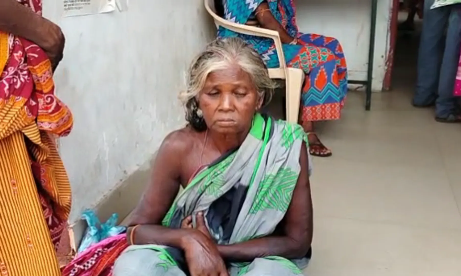 ମହାନଦୀରେ ଭାସି ଯାଉଥିବାବେଳେ ବୃଦ୍ଧାଙ୍କୁ ଉଦ୍ଧାର କଲେ ଦୁଇ ଯୁବକ