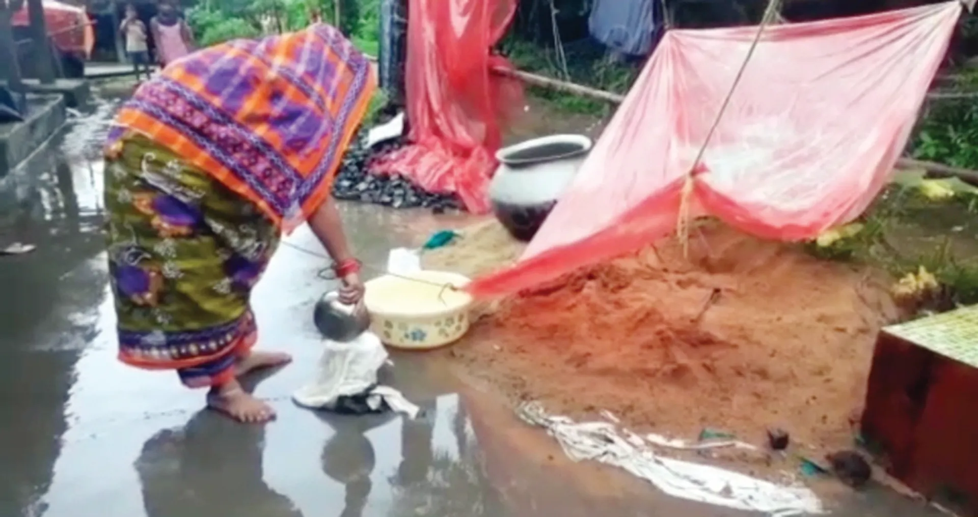 ପାରାଦୀପ ଉପକଣ୍ଠରେ ପାନୀୟ ଜଳ ସମସ୍ୟା ଉତ୍କଟ, ଘର ଉପରେ ପାଲ ଟାଣି ବର୍ଷା ଜଳ ସଂରକ୍ଷଣ