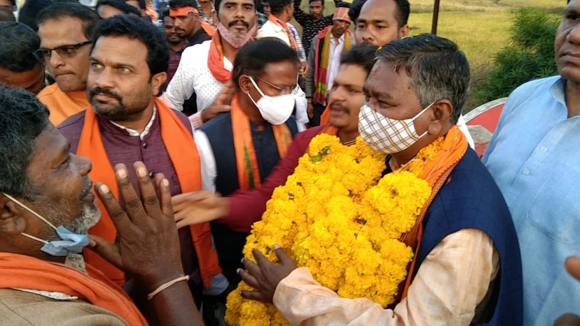 ଆଦିବାସୀ ବ୍ୟାପାର ଓ ଜଳ ଶକ୍ତି ମନ୍ତ୍ରୀ ବିଶ୍ଵେଶ୍ଵର ଟୁଡୁଙ୍ଗ ବୈପାରିଗୁଡା ଗସ୍ତ। (ଫଟୋ: ଅମରେନ୍ଦ୍ର ପରିଚ୍ଛା)