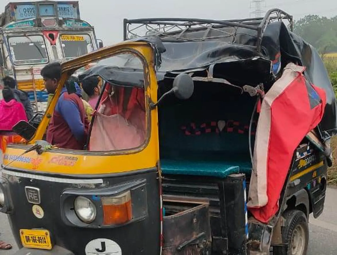 ଅଟୋକୁ ପଛ ପଟୁ ପିଟିଲା ଟ୍ରେଲର: ଜଣଙ୍କ ଜୀବନ ଗଲା, ୩ ଗୁରୁତର