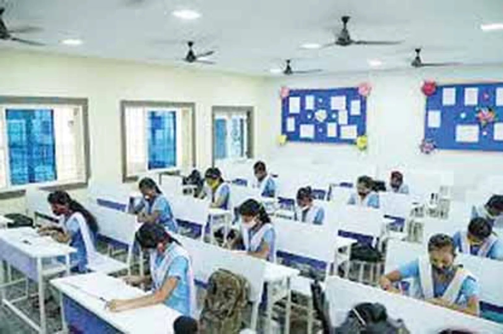 ହାଇସ୍କୁଲ୍‌ କେତେ ସ୍ମାର୍ଟ? ଖେଳ ଓ ହିନ୍ଦୀ ଶିକ୍ଷକଙ୍କ ଅଭାବ, ଯାଞ୍ଚ ଚାଲିଛି, ଡିସେମ୍ବର ସୁଦ୍ଧା ସମସ୍ତ ପଦବି ପୂରଣ: ଜିଲ୍ଲା ଶିକ୍ଷା ଅଧିକାରୀ