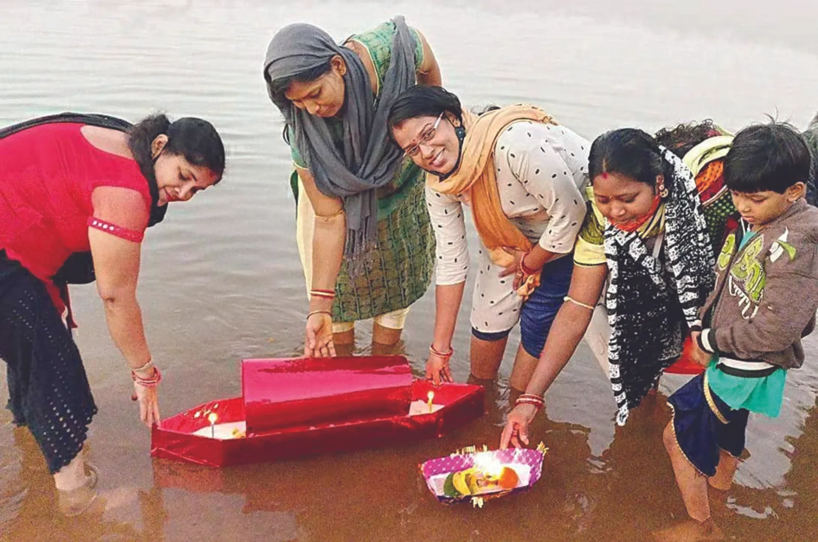 ମାନିଲେନି ଡଙ୍ଗାଭସା, କଟକଣା, ଗଡ଼ଗଡ଼ିଆ ଘା‌ଟ ଶୂନ୍‌ଶାନ୍‌; ଅନ୍ୟ ସବୁଠି ଭିଡ଼