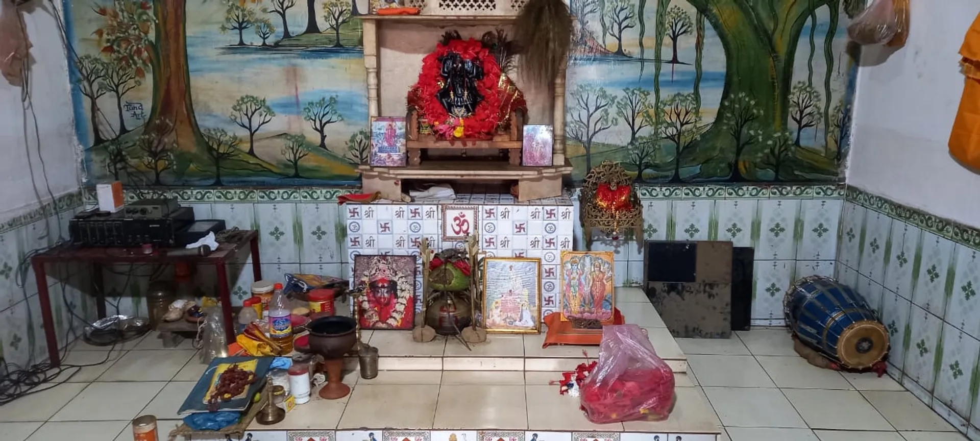 ରାୟଗଡ଼ା: ଆମ୍ବାଗୁଡ଼ା କାଳୀ ମନ୍ଦିରରୁ ତାଲା ଭାଙ୍ଗି ଅଳଙ୍କାର ସହ ପିତ୍ତଳର ପୂଜା ସାମଗ୍ରୀ ଚୋରି।