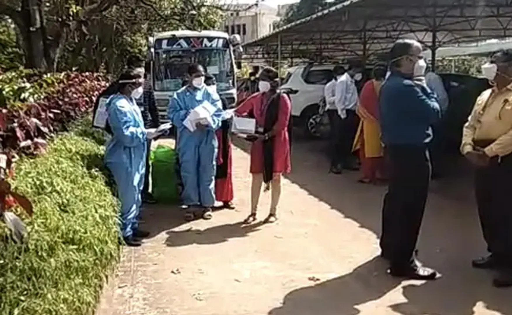 କୋଭିଡ୍‌-୧୯ ‘ସୁପର୍‌-ସ୍ପ୍ରେଡର୍‌’ ପାଲଟିଲା କର୍ଣ୍ଣାଟକ ମେଡିକାଲ୍‌ କଲେଜ୍‌ ପାର୍ଟି: ଦିନକ ପୂର୍ବରୁ ୬୬ ଥିବା ସଂକ୍ରମଣ ସଂଖ୍ୟା ୧୮୨କୁ ବୃଦ୍ଧି