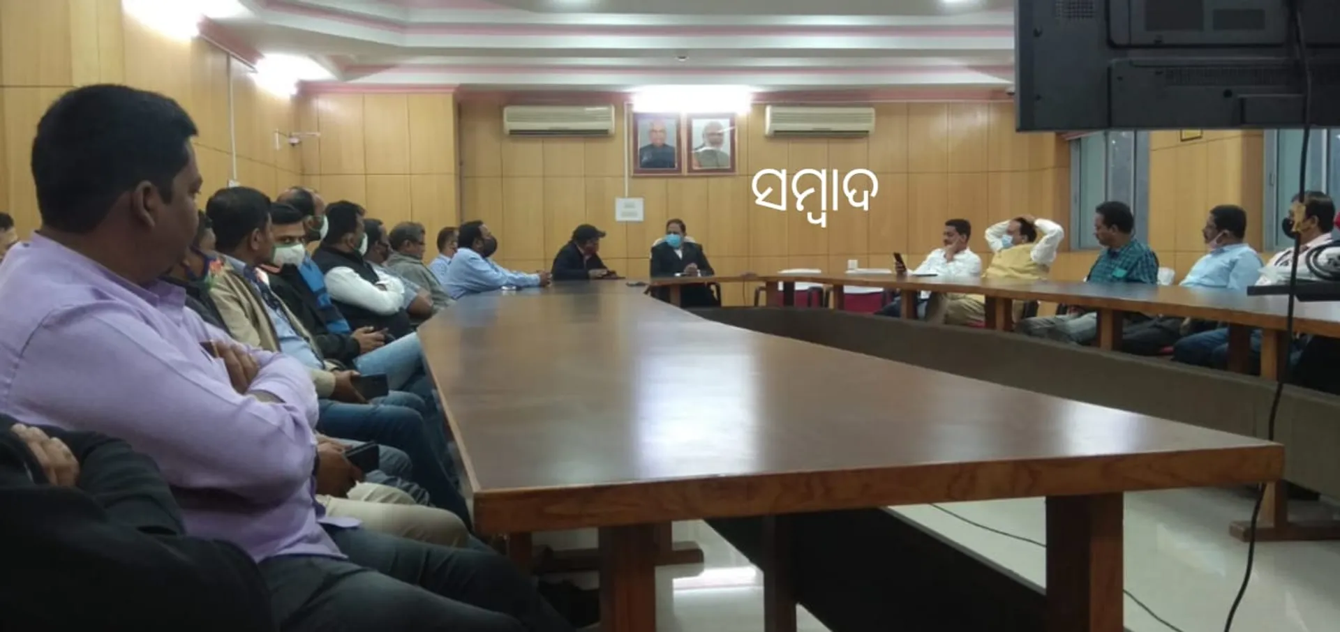 ନାଲକୋ ଘରୋଇକରଣକୁ ଦୃଢ଼ ବିରୋଧ, ଏକାଠି ହେଲେ ୯ ଶ୍ରମିକ ସଂଗଠନ। (ଫଟୋ: ସୁଜିତ, ନାଲକୋନଗର)