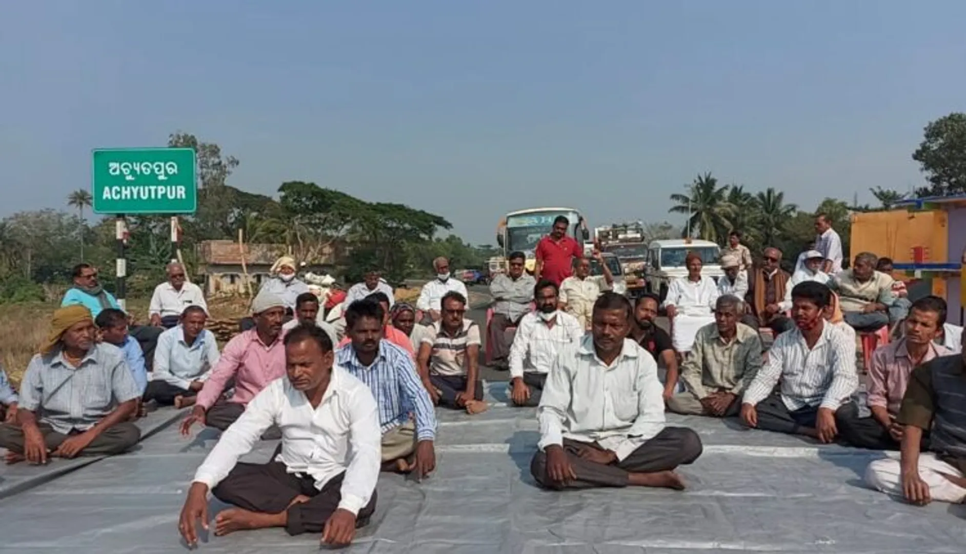 ଖରସ୍ରୋତା ପାନୀୟଜଳ ପ୍ରକଳ୍ପ ବିରୋଧରେ ପୁଣି ରାସ୍ତାରୋକ; ନିର୍ମାଣ କାମ ବନ୍ଦ ନହେଲେ ପ୍ରକଳ୍ପ ଭାଙ୍ଗିବାକୁ ଚେତାବନୀ