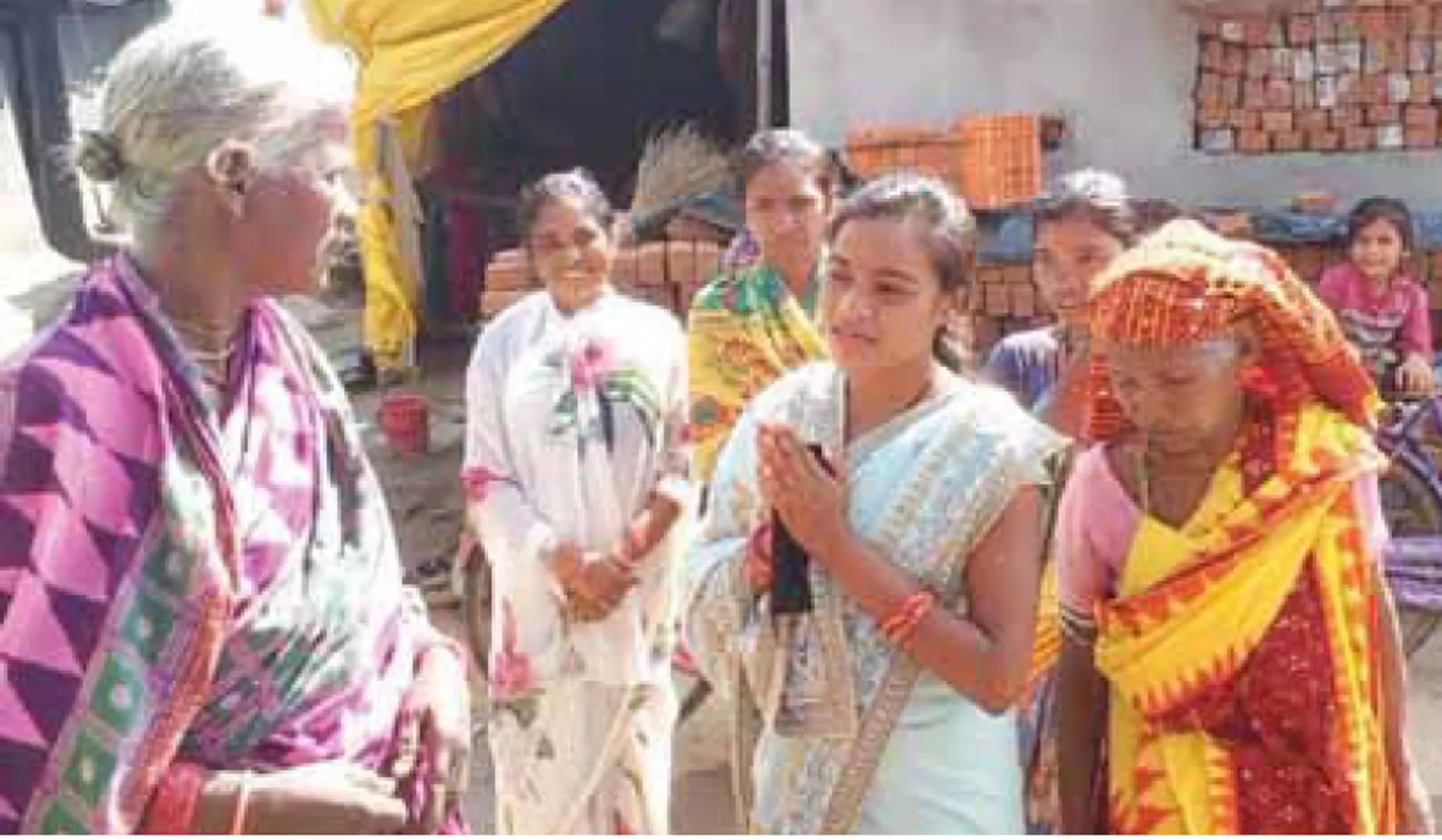 ହକ୍‌ ନ ମିଳିବାରୁ ପ୍ରାର୍ଥୀ ହେଲେ; ନିର୍ବାଚନ ମଇଦାନରେ ଦାଦନ ମହିଳା