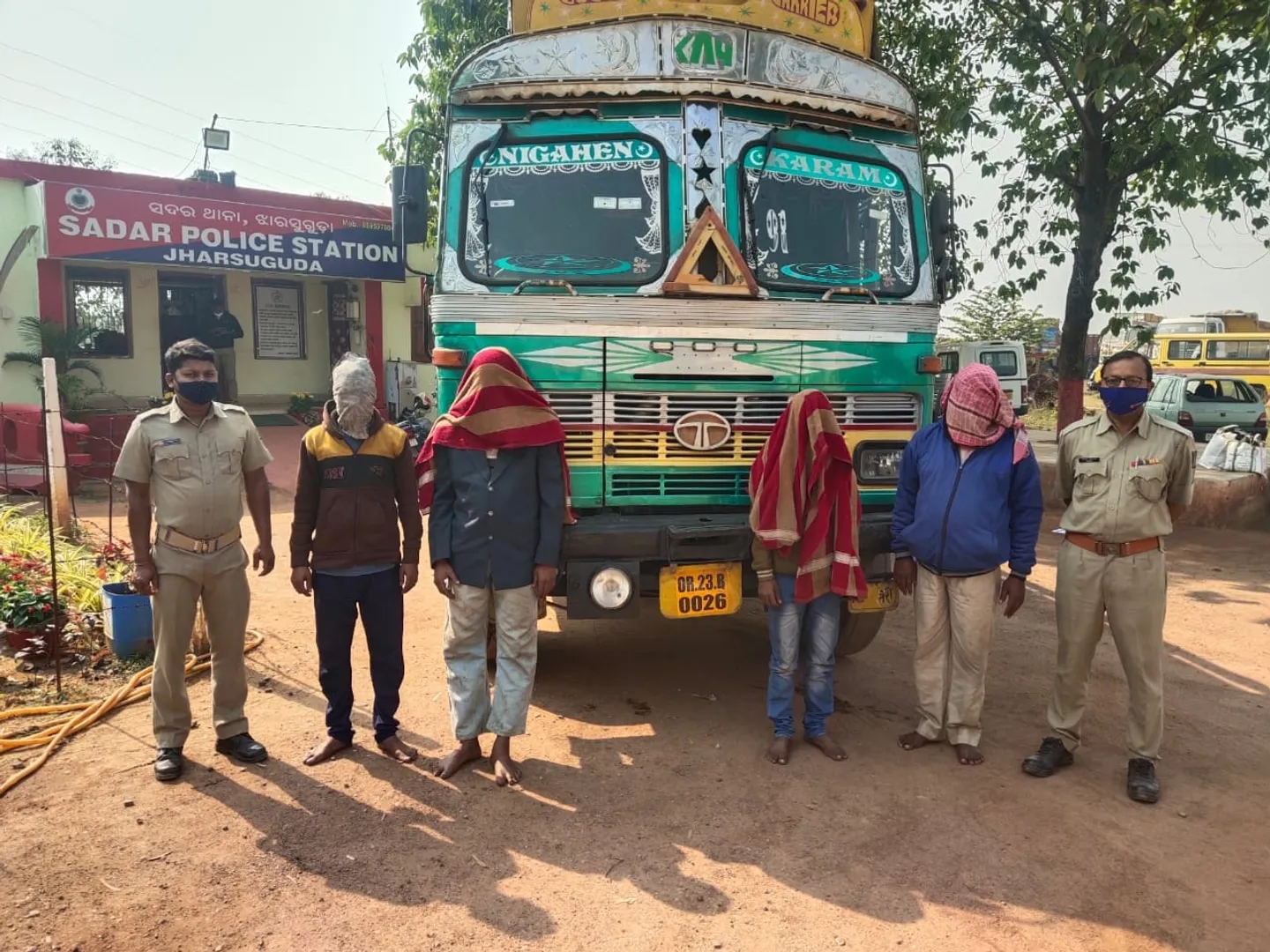 କୋଇଲା ବୋଝେଇ ଟ୍ରକ ଲୁଟ୍‌ ଅଭିଯୋଗରେ ୪ ଗିରଫ