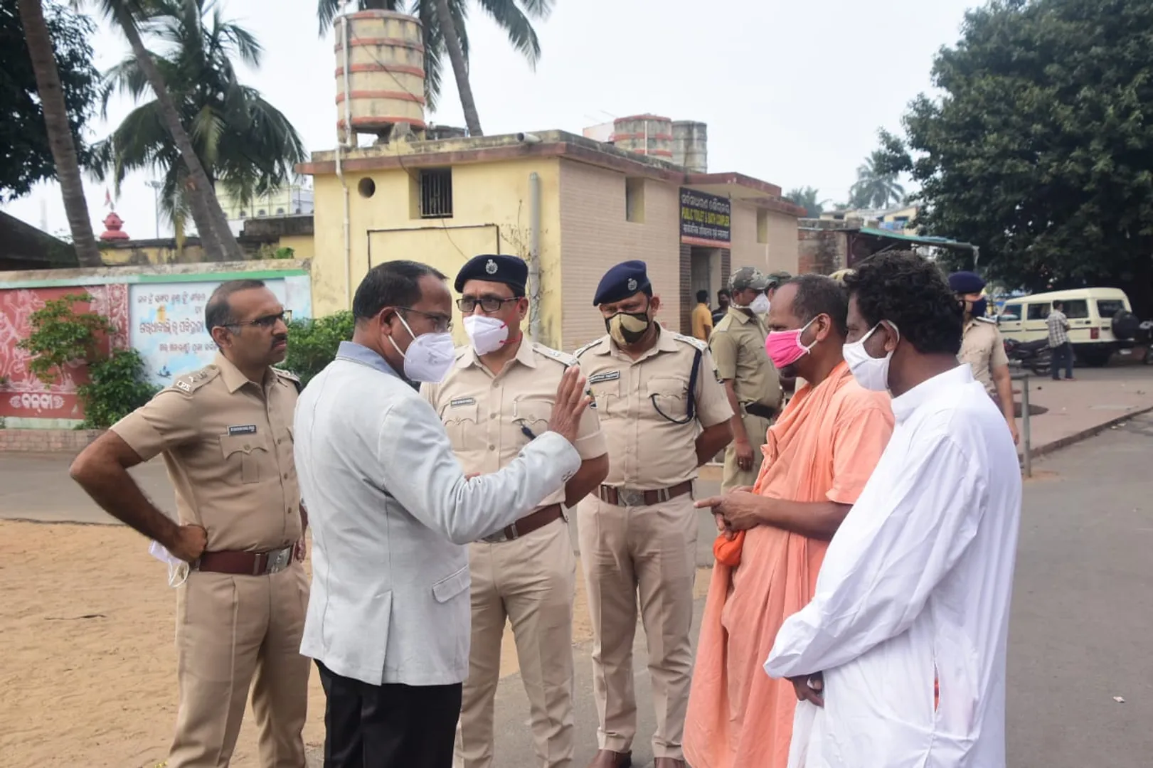 ପୁରୀ: ରାଷ୍ଟ୍ରପତିଙ୍କ ଗସ୍ତ ପୂର୍ବରୁ ପୁଲିସ ଆଇଜି ନରସିଂହ ଭୋଳଙ୍କ ପୁରୀରେ ସ୍ଥିତି ସମୀକ୍ଷା