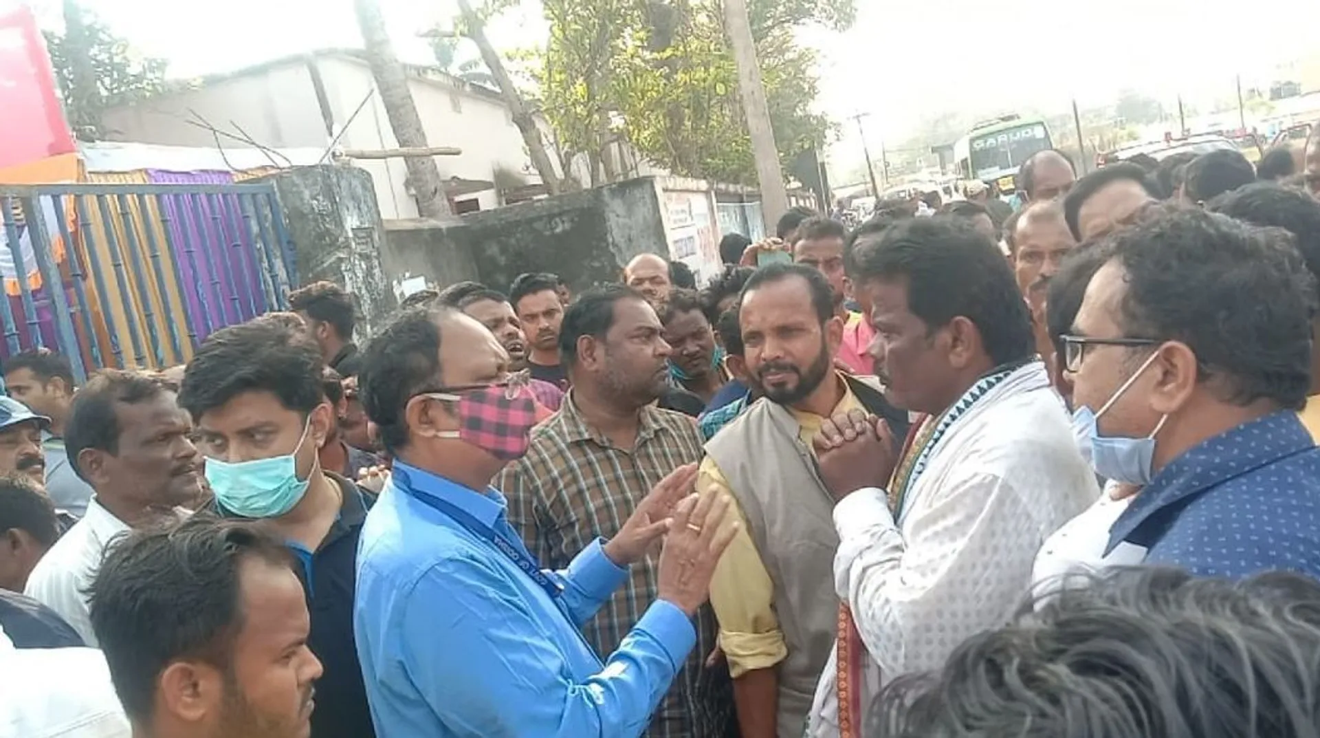 ଭୋଟ ବାକ୍ସ ଟାମ୍ପରିଂ ଅଭିଯୋଗ, ରାହାମା କଣ୍ଟ୍ରୋଲ ରୁମ ଆଗରେ ଉତ୍ତେଜନା