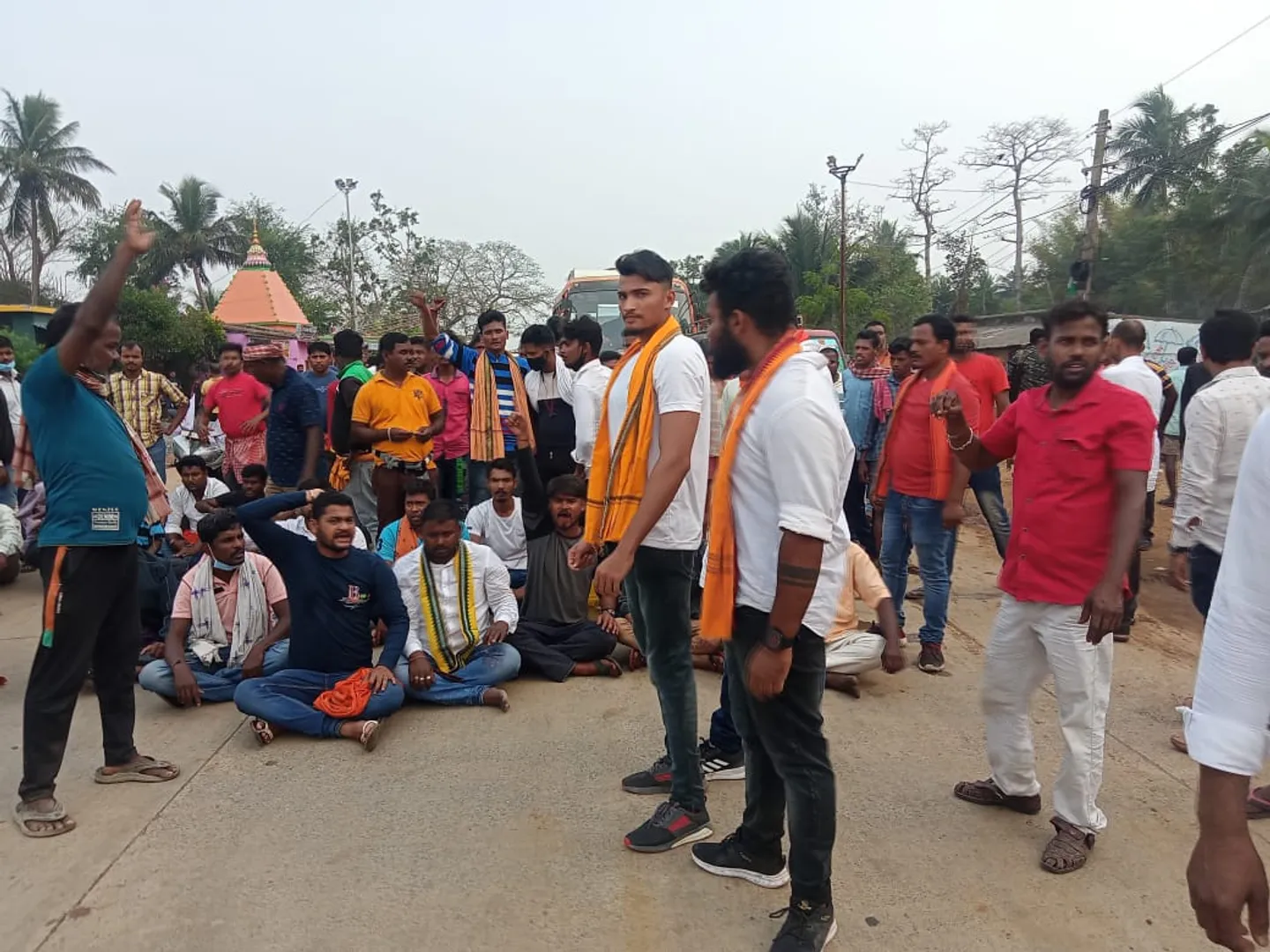ପଞ୍ଚାୟତ ନିର୍ବାଚନ: ମତଦାନ ବେଳେ ତିହିଡିରେ ଭୋଟ୍‌ ରିଗିଂ, ଉତ୍ତେଜିତ ଲୋକଙ୍କ ରାସ୍ତାରୋକ