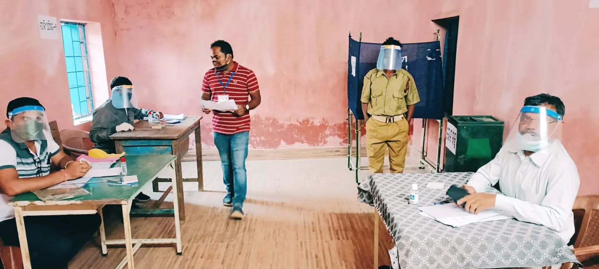 କୋରାପୁଟ: ଜୟପୁର ବ୍ଲକରେ ଦ୍ବିତୀୟ ପର୍ଯ୍ୟାୟ ପଞ୍ଚାୟତ ନିର୍ବାଚନ ଲାଗି ମତଦାନ ଆରମ୍ଭ