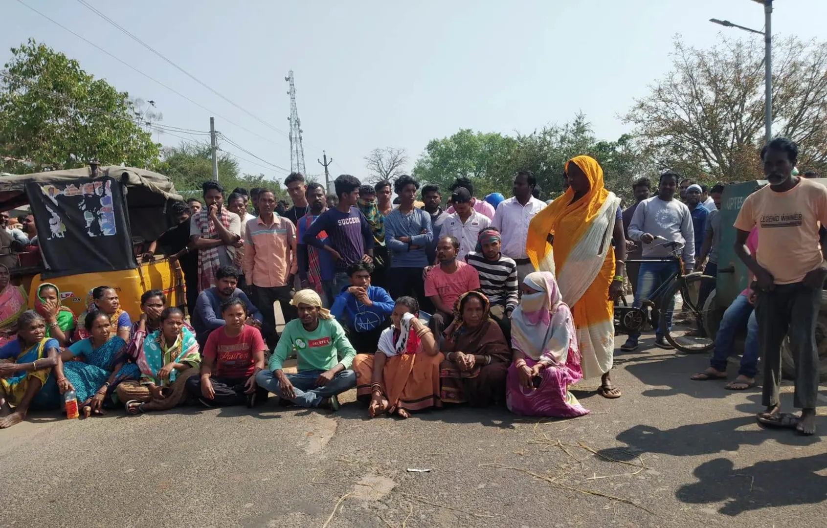 ଟ୍ରକ୍ ଧକ୍କାରେ ବାଇକ ଆରୋହୀ ମୃତ; କ୍ଷତିପୂରଣ ଦାବିରେ ୫ ଘଣ୍ଟା ରାଜପଥ ଅବରୋଧ