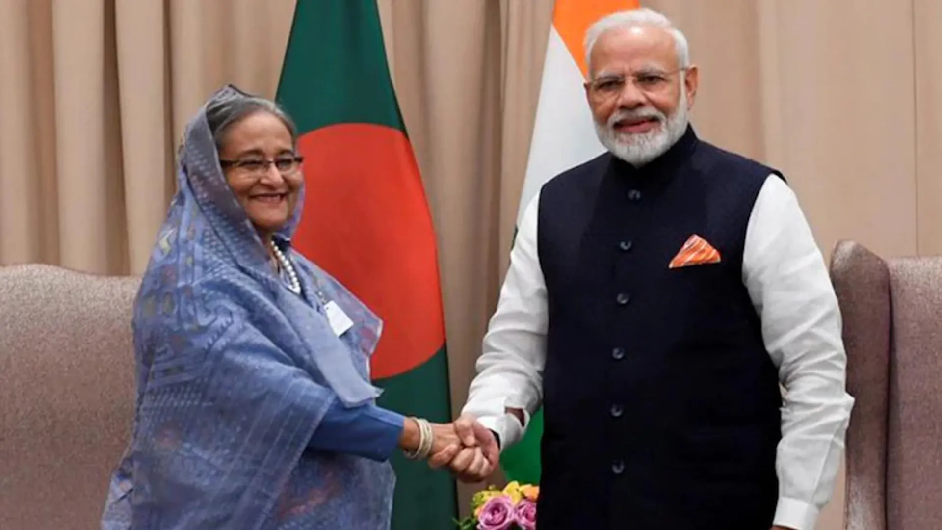 ଯୁଦ୍ଧ-ବିକ୍ଷତ ୟୁକ୍ରେନ୍‌ରୁ ୯ଜଣ ବାଂଲାଦେଶୀଙ୍କୁ ଭାରତ ଉଦ୍ଧାର କରିଥିବାରୁ ପ୍ରଧାନମନ୍ତ୍ରୀଙ୍କୁ କୃତଜ୍ଞତା ଜଣାଇଲେ ଶେଖ୍‌ ହସୀନା