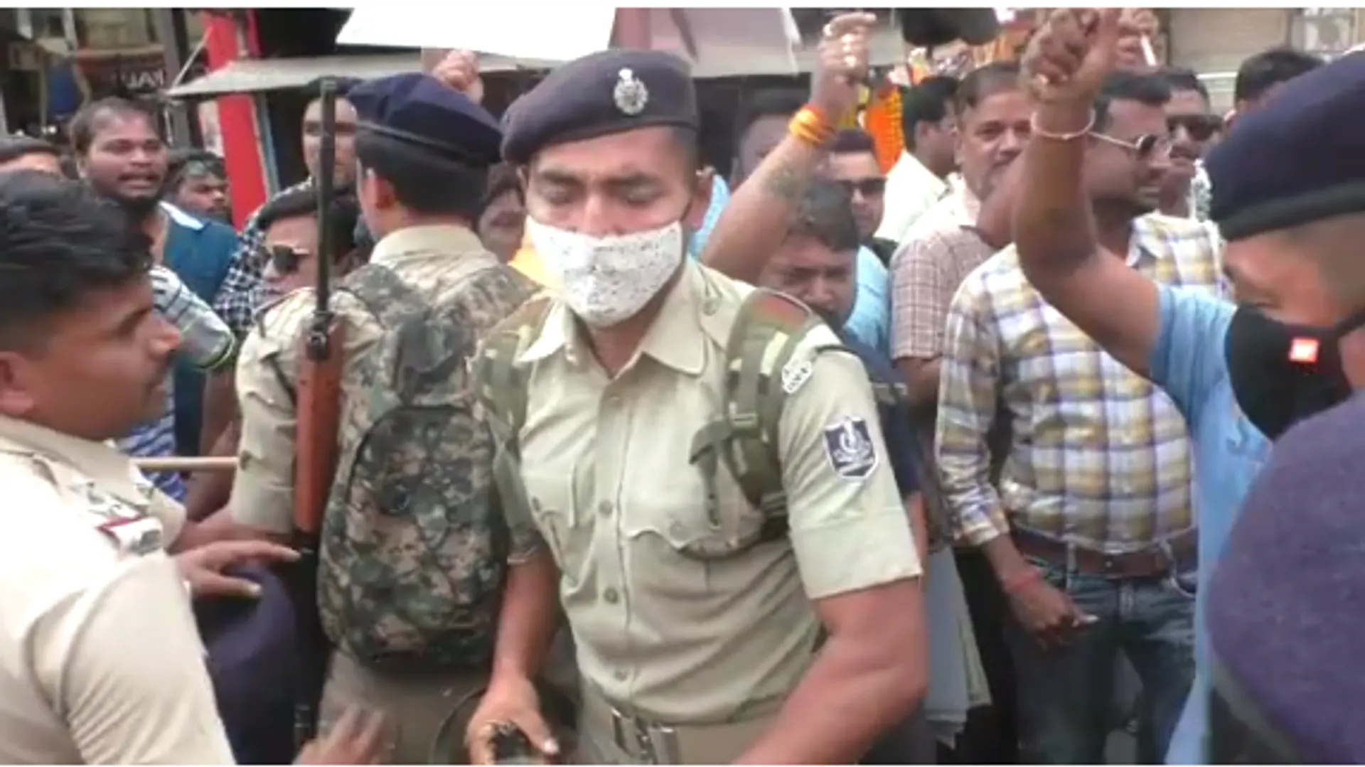 ମନ୍ତ୍ରୀ ନବ ଦାସଙ୍କ ରୋଷେୟାଙ୍କ ଆତ୍ମହତ୍ୟା ମାମଲା: ବିଜେପି-ବିଜେଡି ମୁହାଁମୁହିଁ, ଝାରସୁଗୁଡ଼ାରେ ୧୪୪ ଧାରା ଲାଗୁ