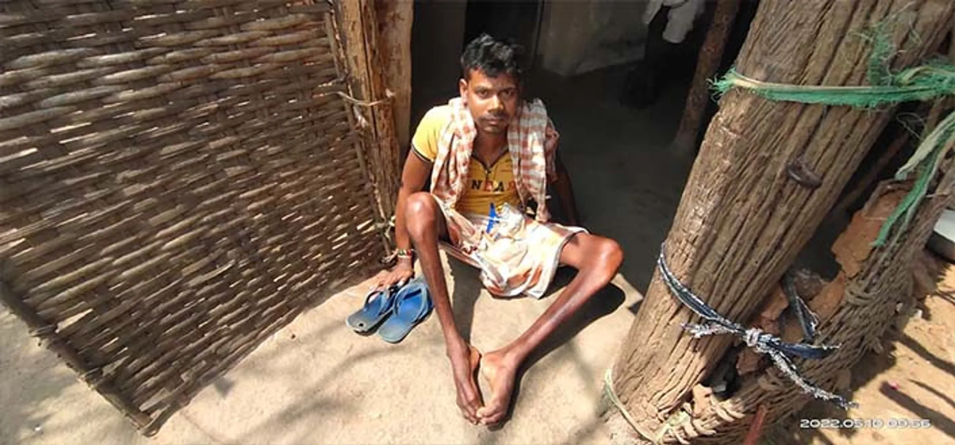 ବୃଦ୍ଧ ବୟସରେ ଦିବ୍ୟାଙ୍ଗ ପୁଅ ସହ ପରିବାର ଚଳାଇବା ଭାର