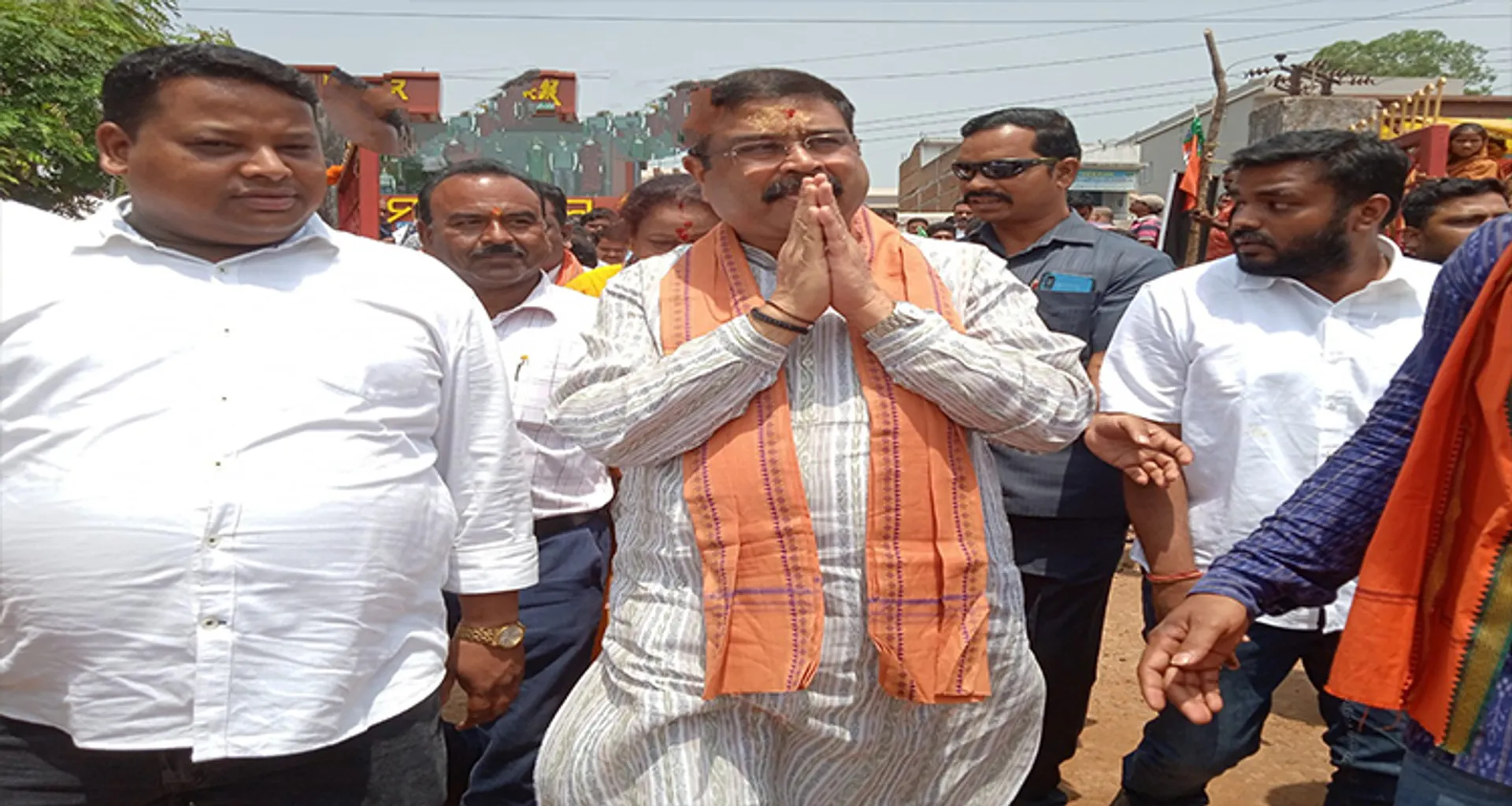 ବନ୍ୟା ନିୟନ୍ତ୍ରଣ, ଦେଶକୁ ଆଲୋକିତ କରିବାକୁ ତ୍ୟାଗ ଦେଇଥିବା ବ୍ରଜରାଜନଗର ଆଜି ଉପେକ୍ଷିତ: ଧର୍ମେନ୍ଦ୍ର