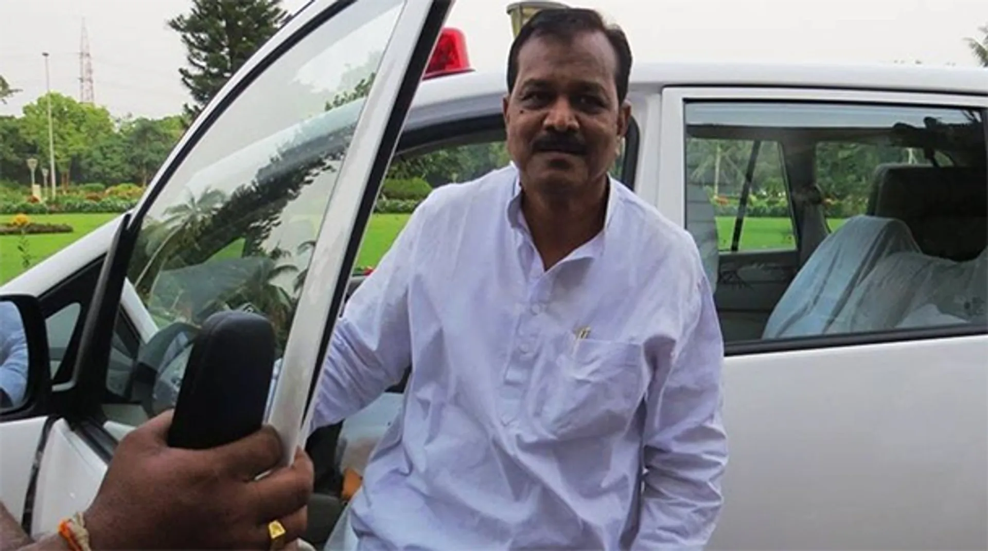 କେବଳ ଦରଖାସ୍ତ କରିଦେଲେ ଶିଳ୍ପ ସଂସ୍ଥା ଉତ୍ପାଦନ କରିପାରିବେ ନାହିଁ