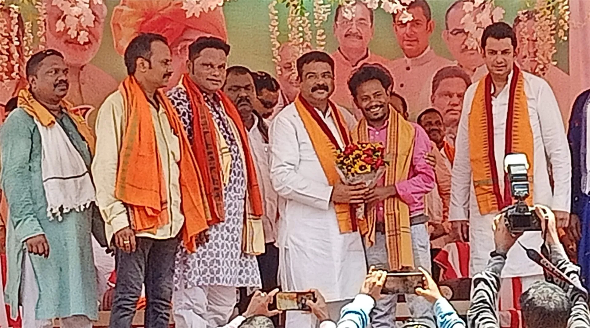 ୨୨ ବର୍ଷ ଧରି ଛଳନା କରୁଥିବା ଲୋକଙ୍କ ମୁଖା ଖୋଲିବୁ: ଧର୍ମେନ୍ଦ୍ର