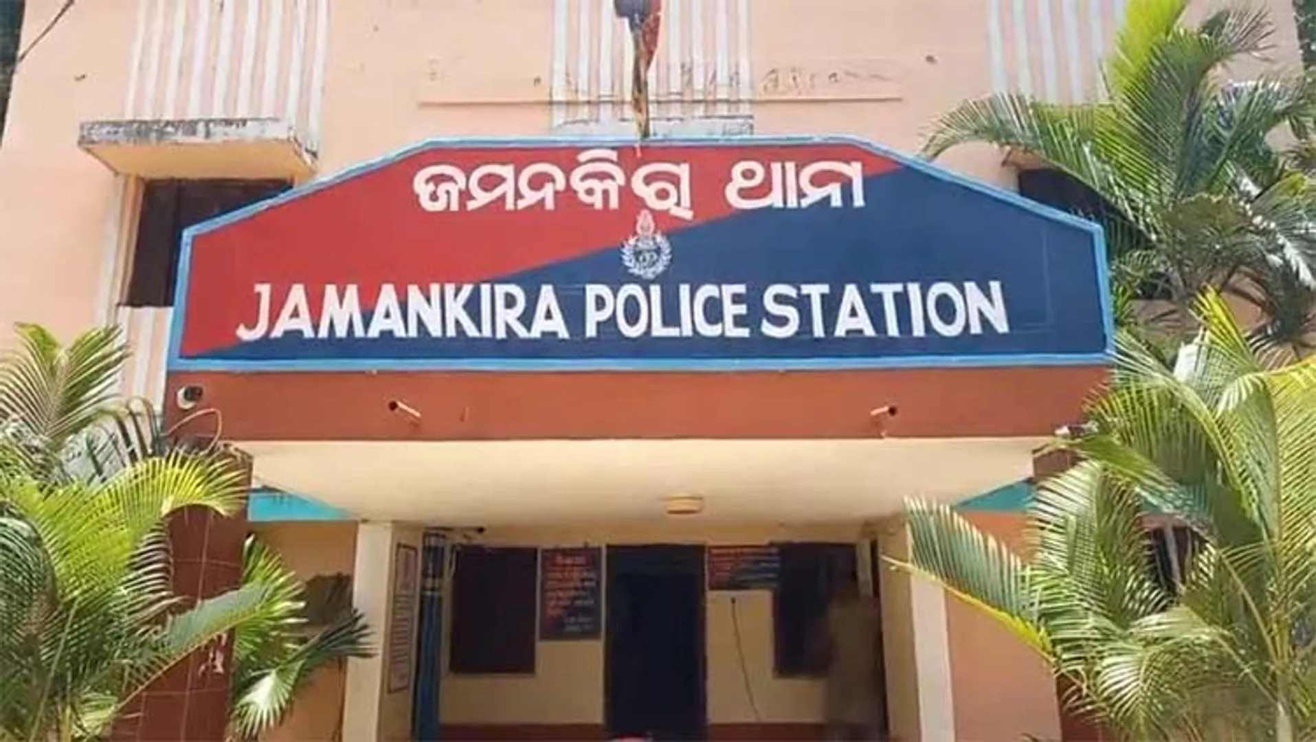 ଖଲାସି କଲେ ରକ୍ତଦାନ:୧୫ ମିନିଟ୍ ବସ୍‌ ଅଟକାଇଲେ ମାଲିକ 