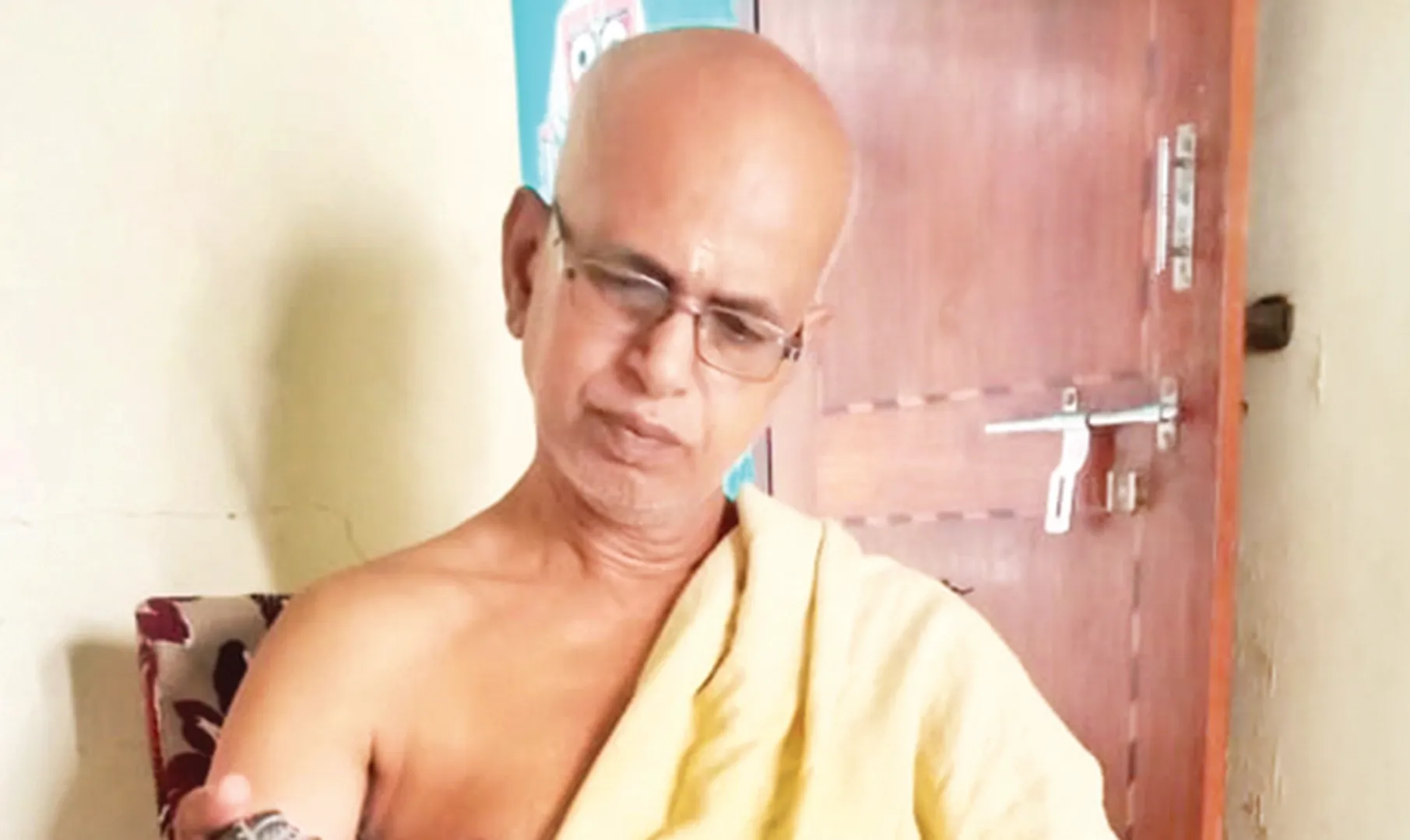 ରଥ ଅନୁକୂଳ, ପ୍ରତିଷ୍ଠା କରନ୍ତି ଦେଉଳ ପୁରୋହିତ