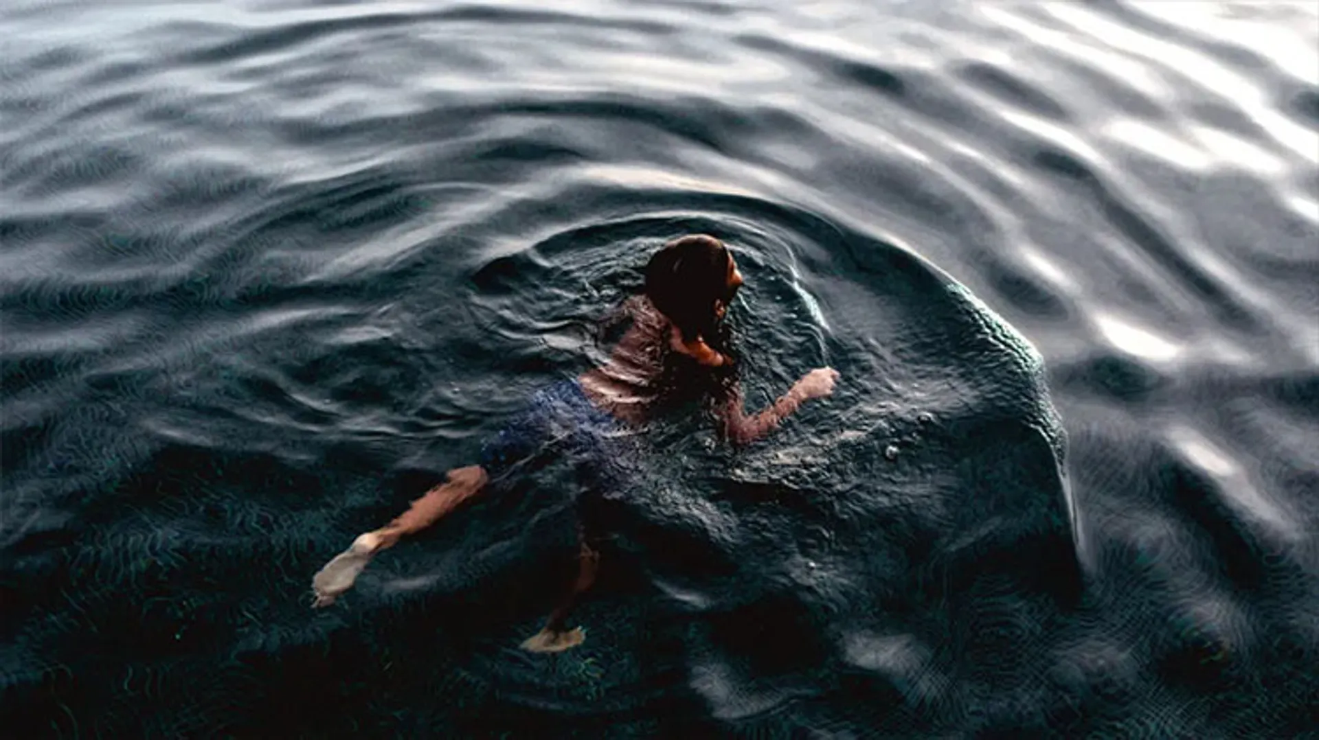 ପାଣିରେ ବୁଡ଼ି ଯୁବକ ମୃତ  