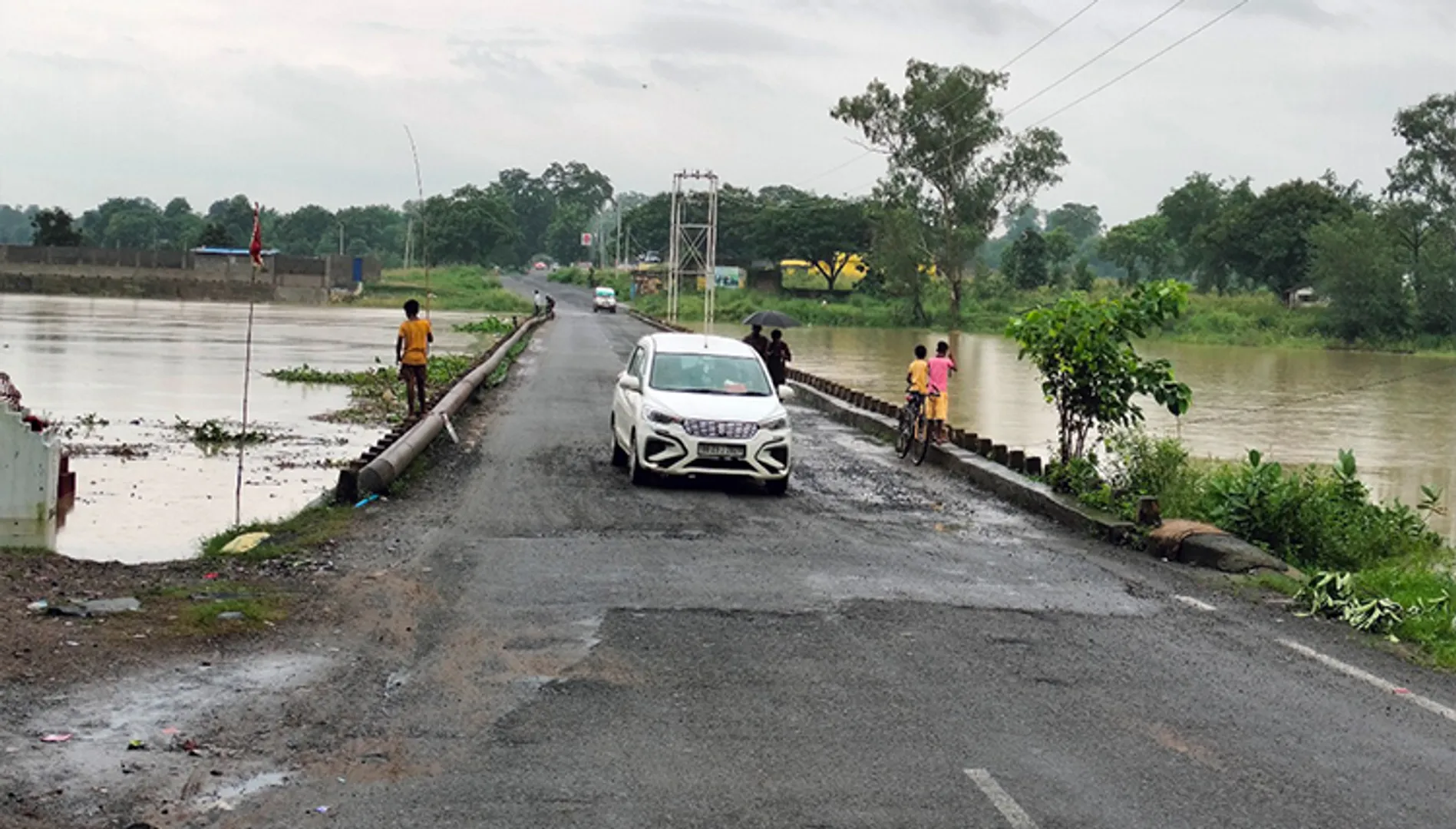 ଏଥର ସବୁଠୁ ଲମ୍ବା ବନ୍ୟା, ହୀରାକୁଦ ଜଳ ପରିଚାଳନା ସମ୍ବଲପୁରର ଦୁଃଖ ବଢ଼ାଇଲା