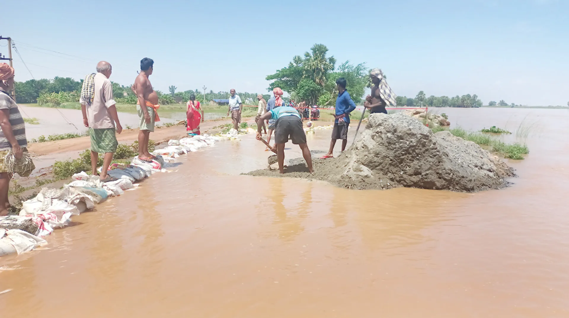ପୁରୀ ଜିଲ୍ଲା: ବନ୍ୟା ସ୍ଥିତି ଗମ୍ଭୀର, ବିପଦ ସଂକେତ ଉପରେ ୪ ପ୍ରମୁଖ ନଦୀ