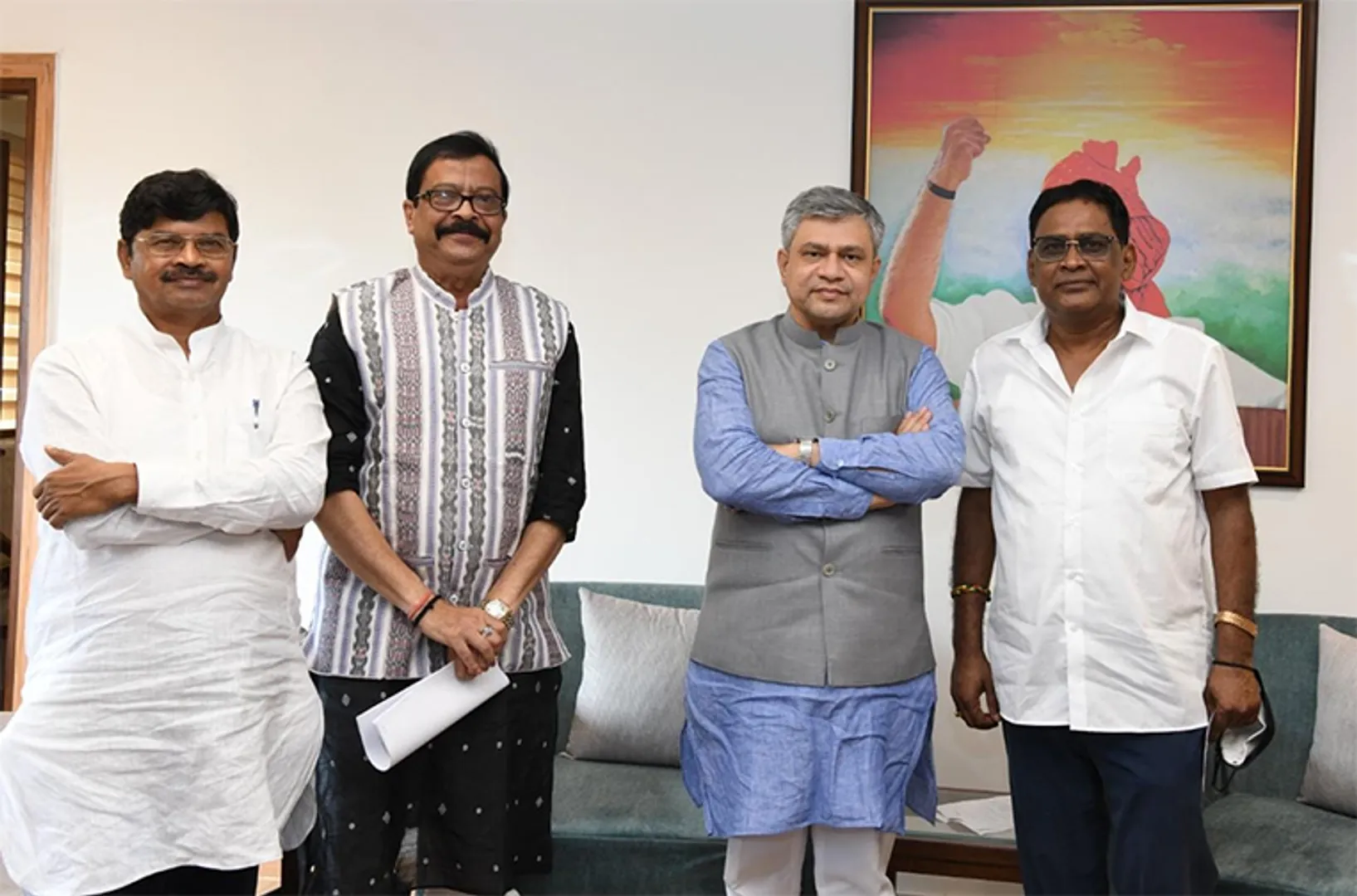 ବେଲପାହାଡ଼ରେ ଟ୍ରେନ୍ ରହଣି ଦାବି: କେନ୍ଦ୍ର ରେଳମନ୍ତ୍ରୀଙ୍କୁ ଭେଟିଲେ ସ୍ବାସ୍ଥ୍ୟମନ୍ତ୍ରୀ ନବ ଦାସ