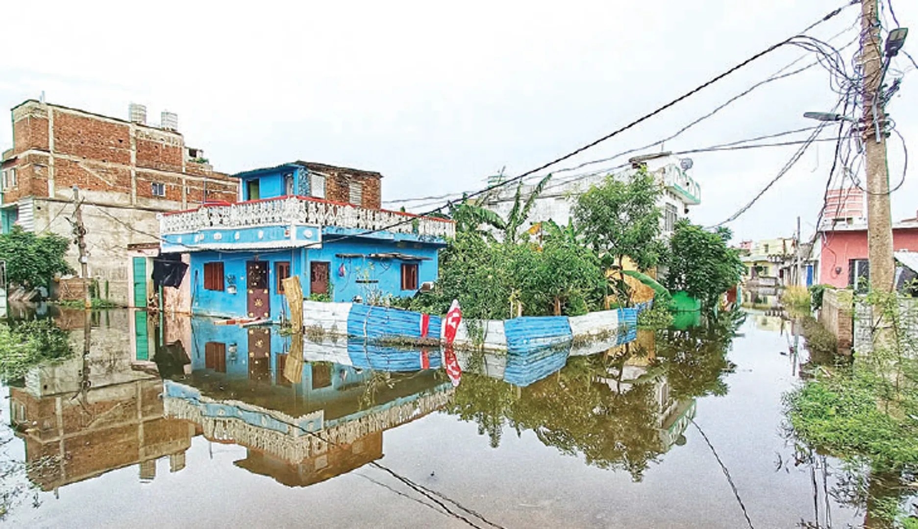 ପୁରୀ ପୌରାଞ୍ଚଳରେ ବଢ଼ୁଛି ବନ୍ୟା ଦୁର୍ଦଶା: ମାଟିତୋଟା ଅଞ୍ଚଳବାସୀ ଜଳବନ୍ଦି