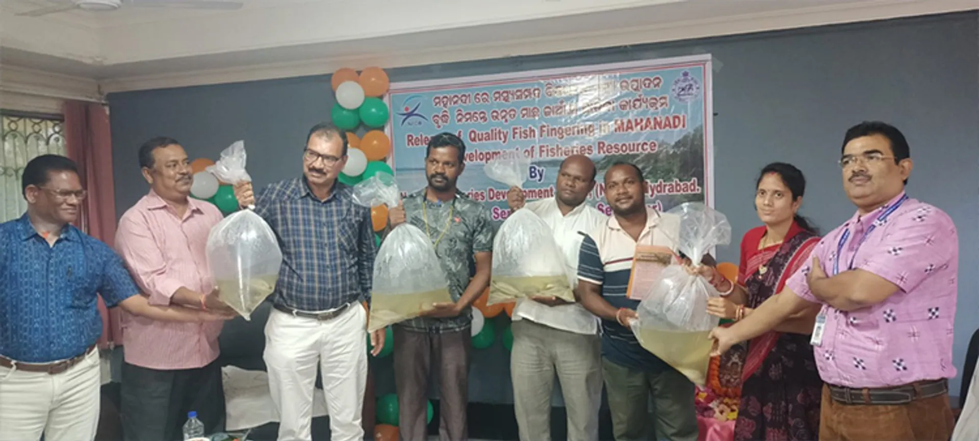ମହାନଦୀରେ ଛଡ଼ାଗଲା ୧୨ ଲକ୍ଷ ମାଛ ଯାଆଁଳ