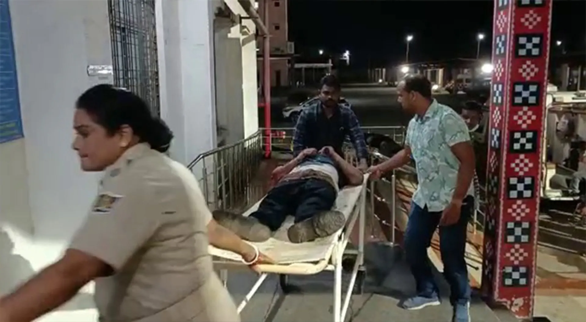 ବସ-ଟ୍ରକ ଧକ୍କା: ମୃତ୍ୟୁ ସଂଖ୍ୟା ୬କୁ ବୃଦ୍ଧି, ୨୦ ରୁ ଅଧିକ ଆହତ