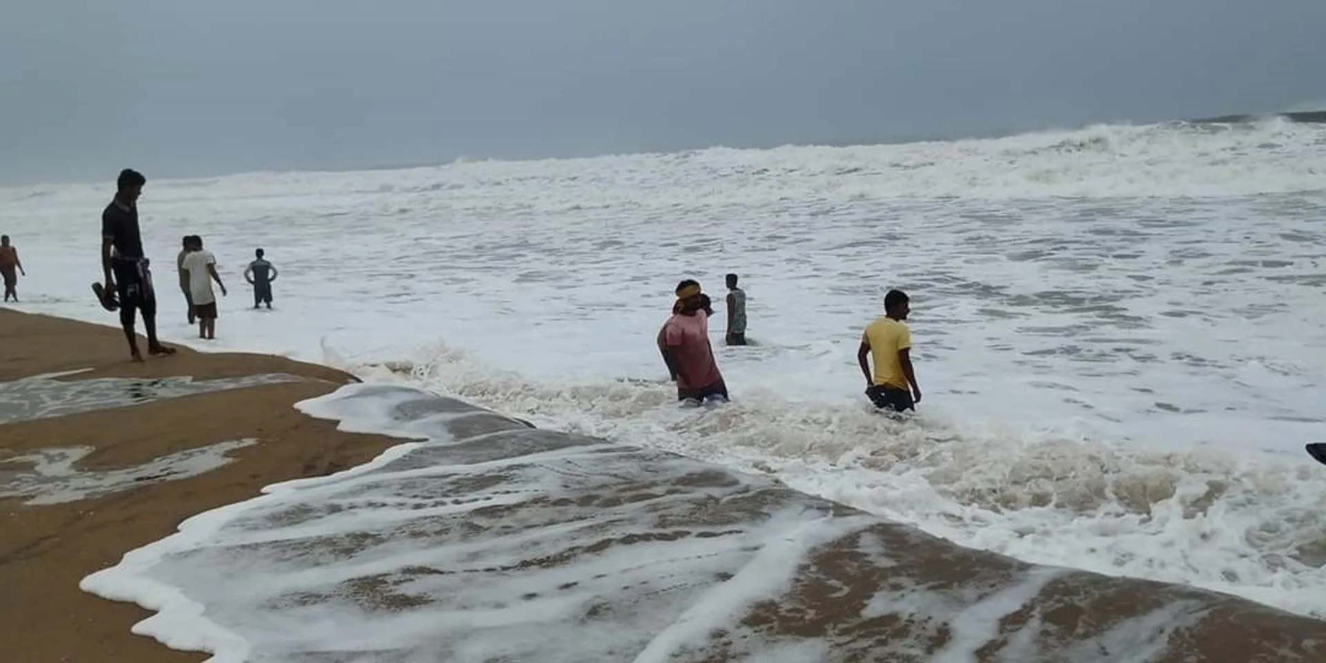ସମ୍ଭାବ୍ୟ ବାତ୍ୟାର ଦମ୍ଭ ଆକଳନ ଆରମ୍ଭ: ଗଞ୍ଜାମର ୫ ବ୍ଲକ୍‌କୁ ବିପଦ, ପ୍ରଶାସନର ମାନସିକ ପ୍ରସ୍ତୁତି