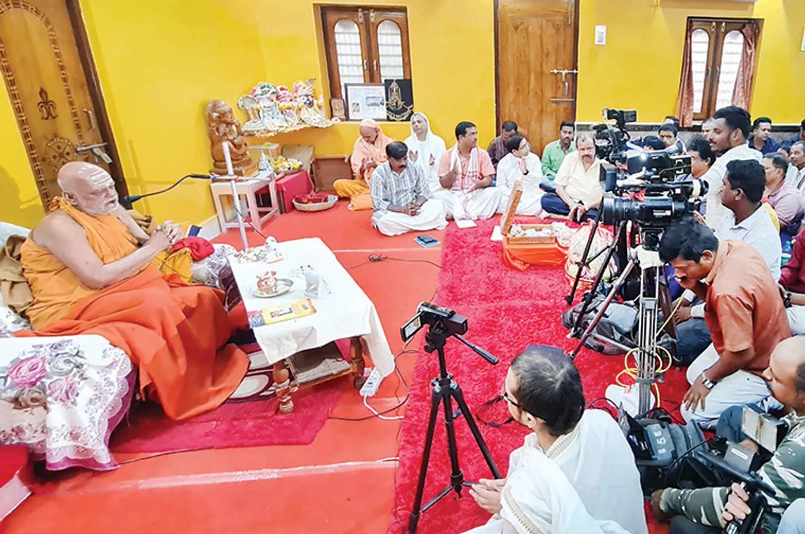 ‘ସୂର୍ଯ୍ୟୋପରାଗ ସମୟରେ ଭୋଜନ ଅଜ୍ଞାନତା’, ହେତୁବାଦୀଙ୍କୁ ସମାଲୋଚନା କଲେ ଶଙ୍କରାଚାର୍ଯ୍ୟ