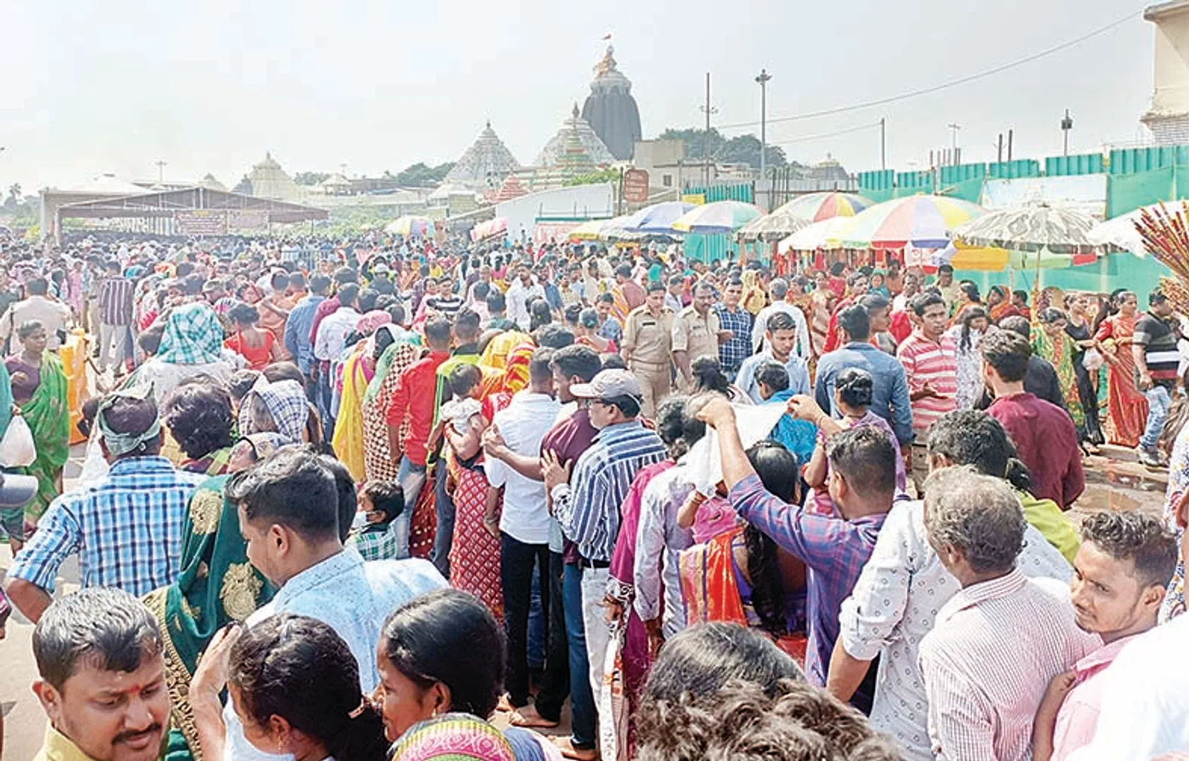 ପୁରୀକୁ ଛୁଟୁଛି ଭକ୍ତଙ୍କ ସୁଅ : ବଡ଼ଦାଣ୍ଡରେ ଅସମ୍ଭାଳ ଭିଡ଼