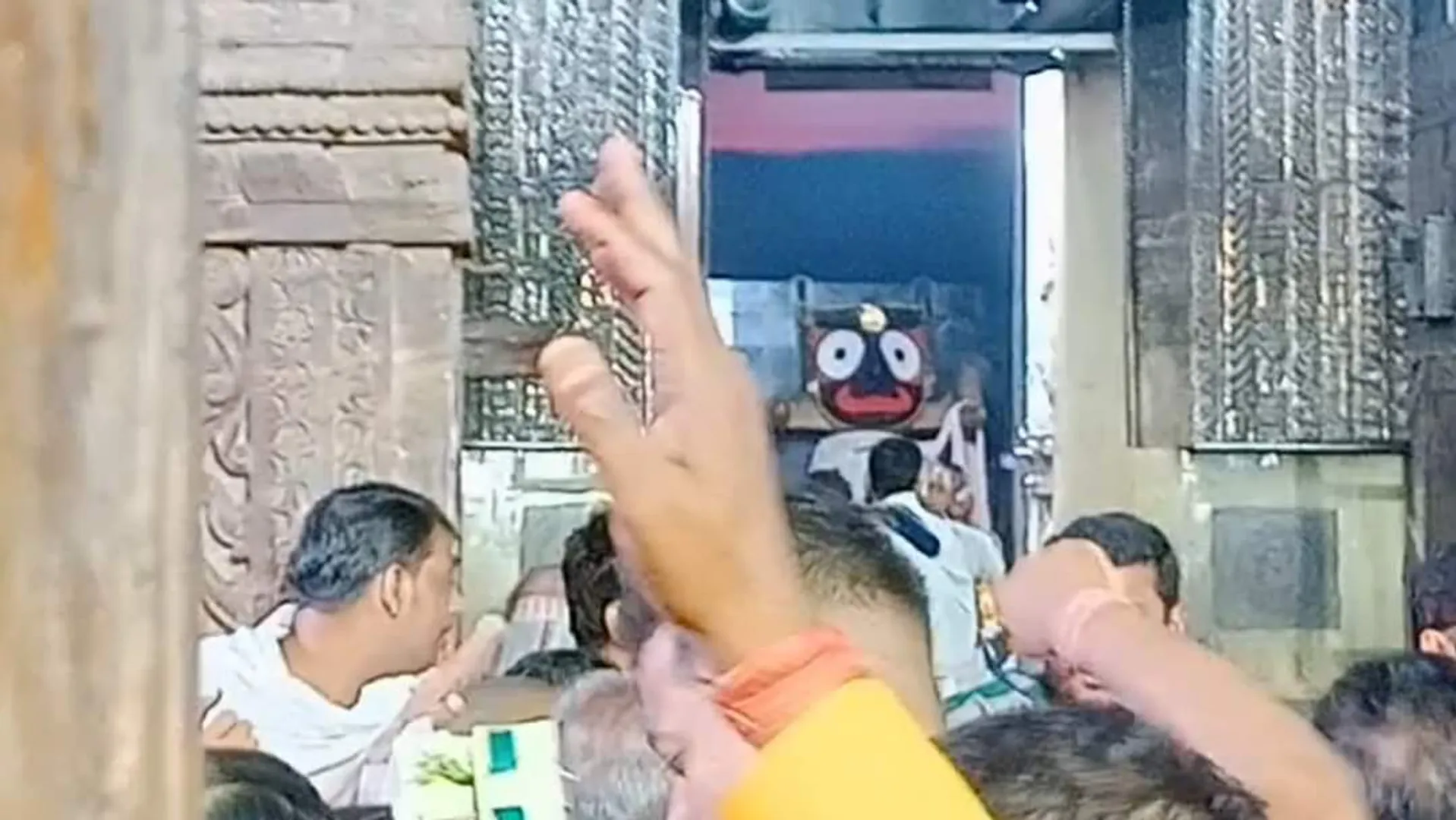 ଶ୍ରୀମନ୍ଦିର ଗର୍ଭଗୃହ ଫଟୋ ଓ ଭିଡିଓ ଭାଇରାଲ୍; ସୁରକ୍ଷା ନେଇ ଉଠିଲା ପ୍ରଶ୍ନ