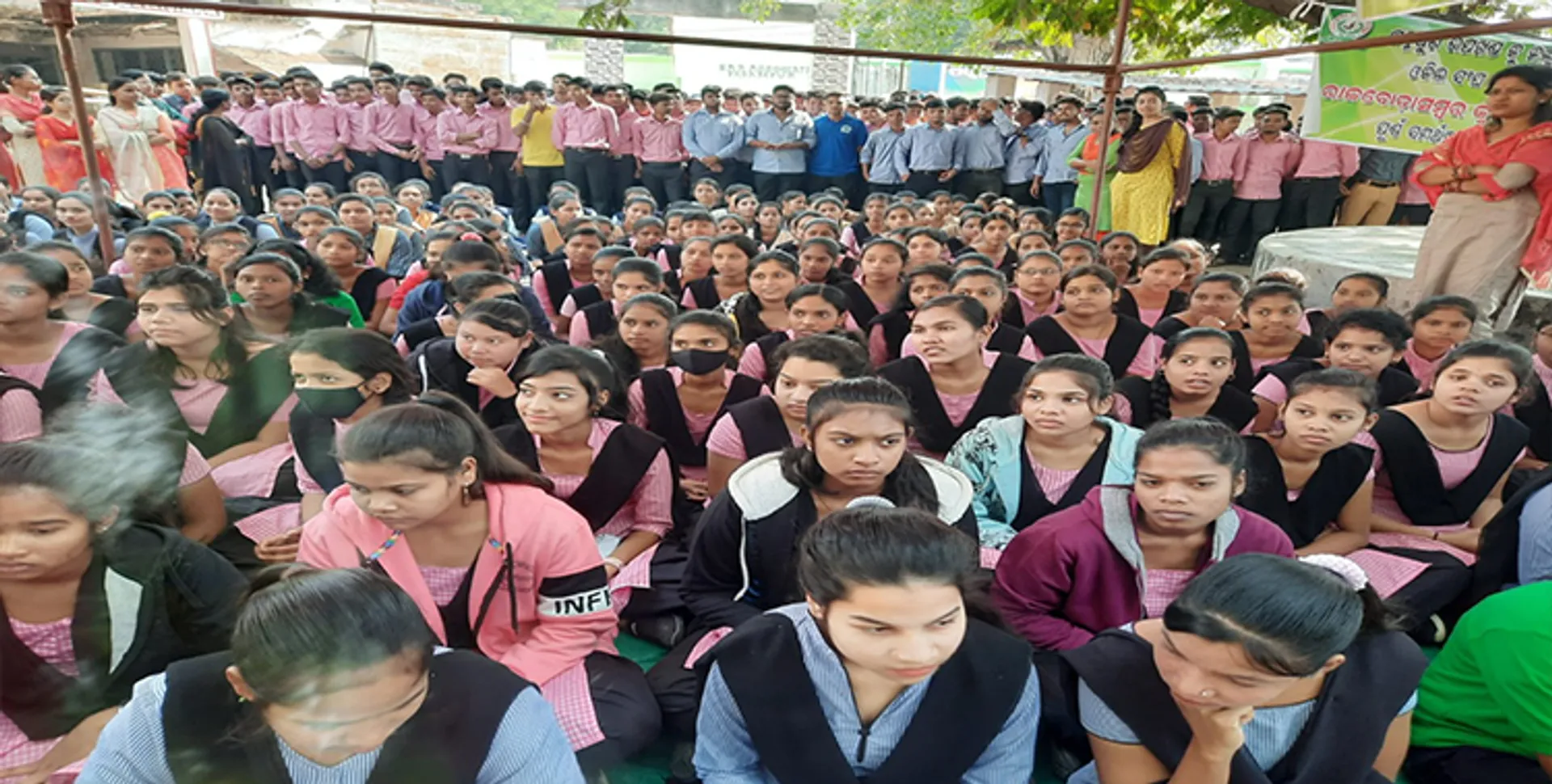 ପଦ୍ମପୁରକୁ ଜିଲ୍ଲା ମାନ୍ୟତା ଦାବିରେ ଶୋଭାଯାତ୍ରା 