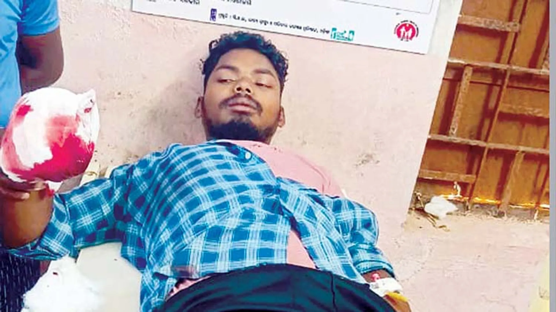 ଦେଶୀ ବନ୍ଧୁକରୁ ଗୁଳି ଫୁଟି ଯୁବକଙ୍କ ପାପୁଲି ଉଡ଼ିଲା 