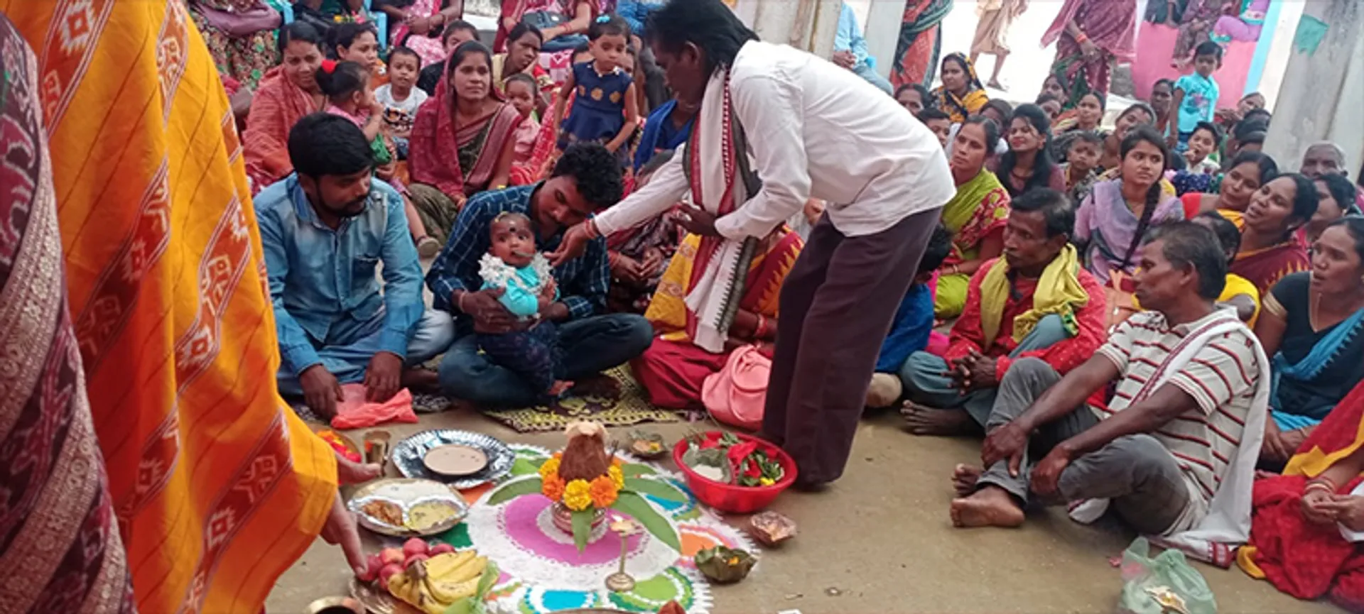 ମା’ ଛେଉଣ୍ଡ ଶିଶୁର ଅନ୍ନ ପ୍ରାସନ୍ନ କଲେ ଅଙ୍ଗନବାଡ଼ି କର୍ମୀ    