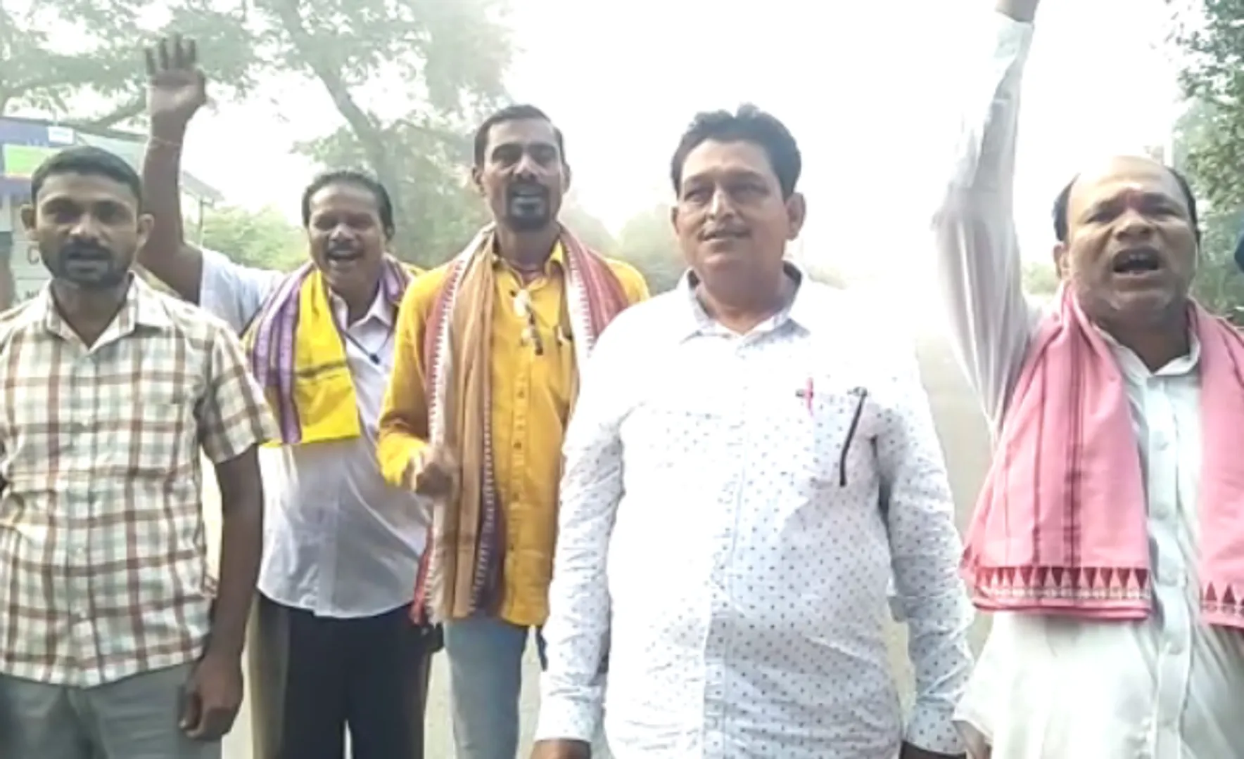 କପିଳେଶ୍ୱର ମନ୍ଦିରରୁ ଚୋରି ପ୍ରତିବାଦରେ ସୋନପୁର-ବିନିକା ମୁଖ୍ୟ ରାସ୍ତା ଅବରୋଧ