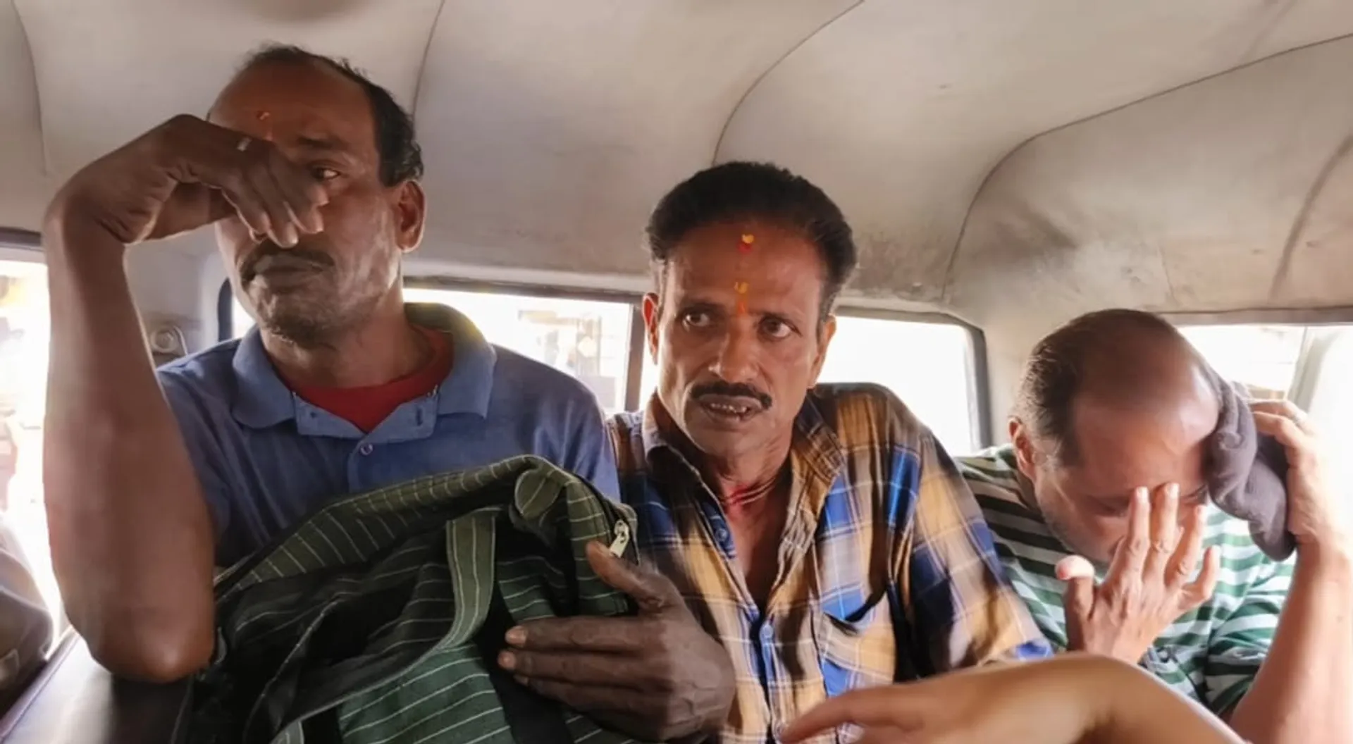 ଧଳା ଜହର କାରବାରରେ ବୁଡ଼ିଗଲାଣି ଅସ୍ତରଙ୍ଗ: ମଦ ଦୋକାନରୁ ୪୨ ଗ୍ରାମ ବ୍ରାଉନସୁଗାର ଜବତ, ୩ ଗିରଫ