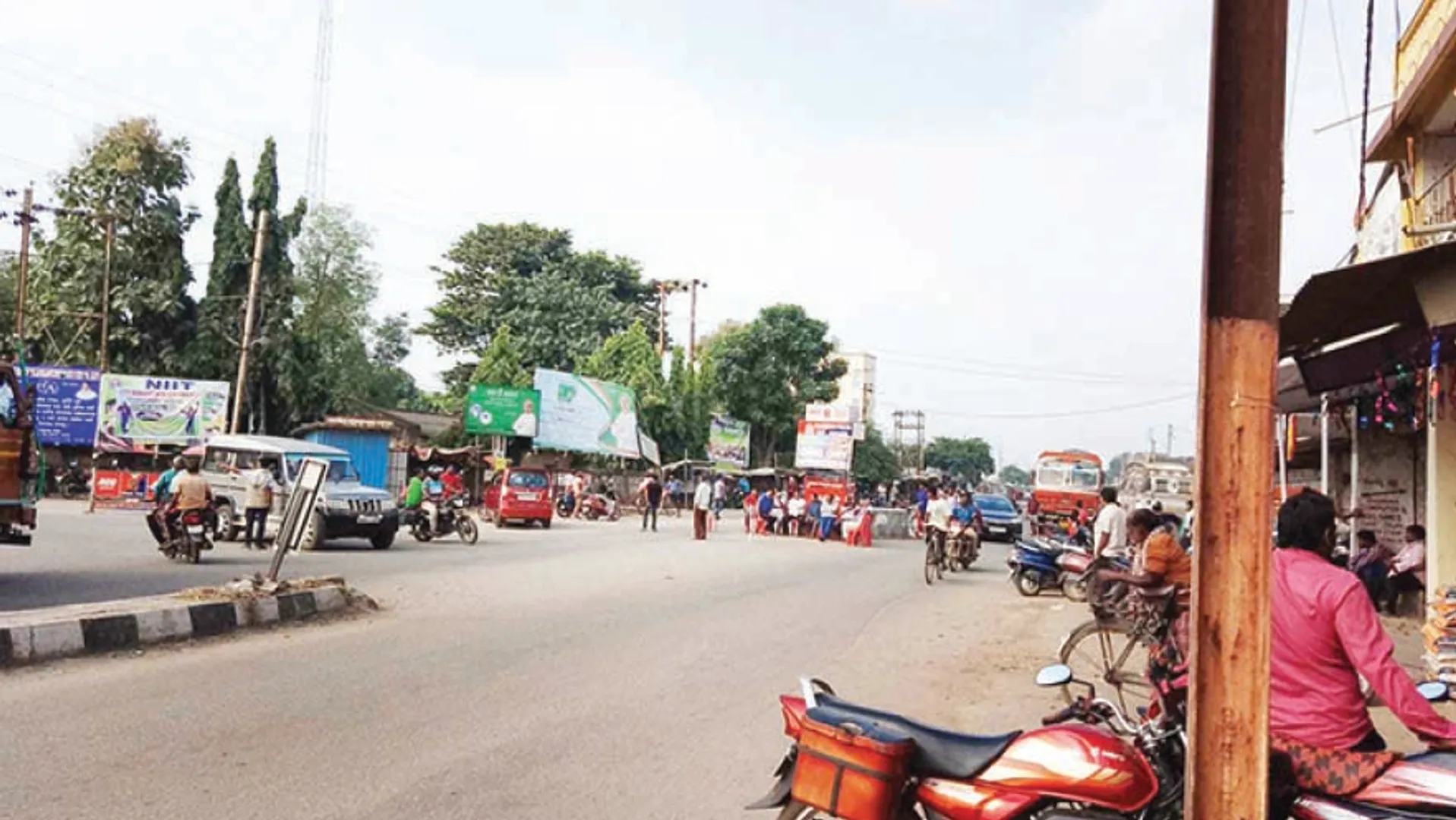 ପଦ୍ମପୁରକୁ ଜିଲ୍ଲା ଦାବିରେ  ୪୮ ଘଣ୍ଟା ବନ୍ଦ