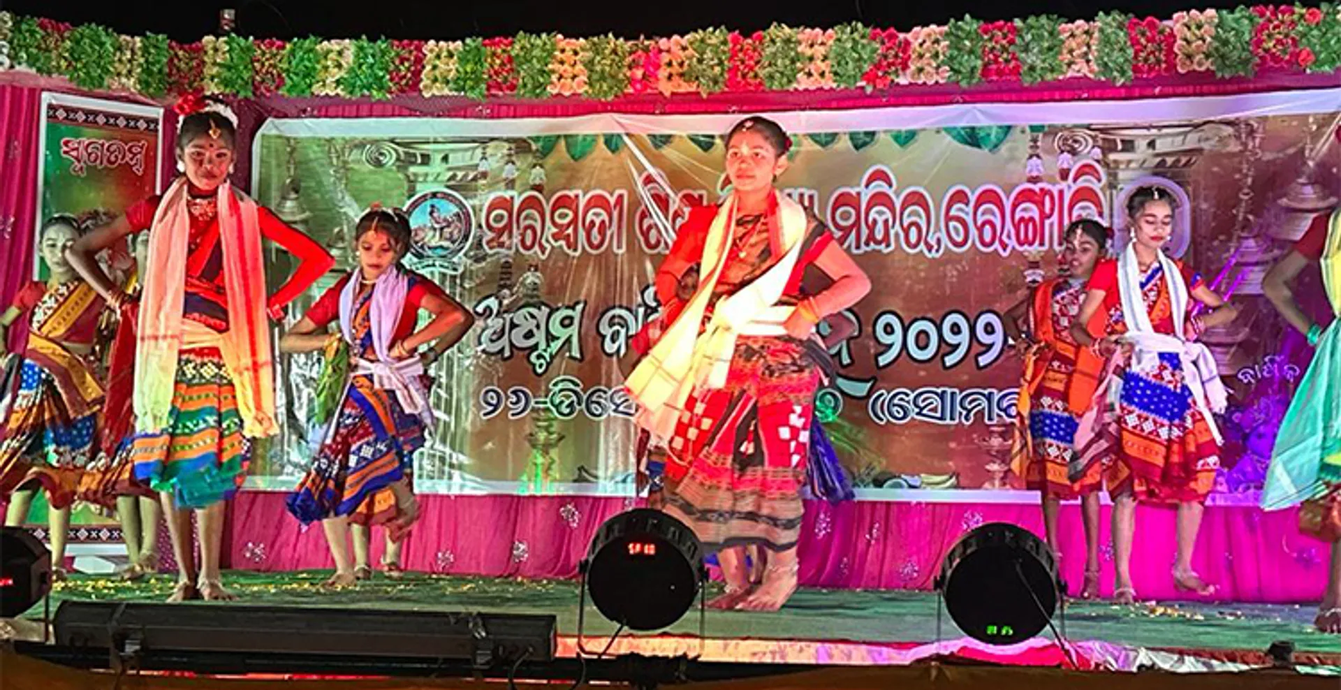 ଶିଶୁଙ୍କ ଶିଶୁତ୍ବ ଛଡ଼ାଇ ନେଉଛି ମୋବାଇଲ୍ 