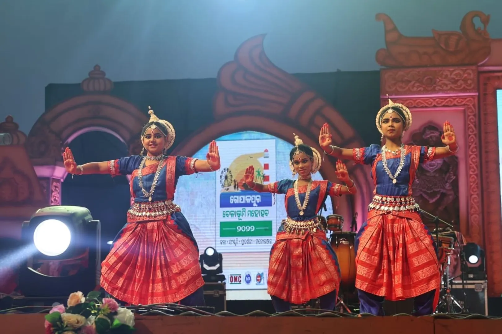 ଗୋପାଳପୁର ବେଳାଭୂମି ମହୋତ୍ସବ: ଦ୍ବିତୀୟ ରଜନୀରେ ‘ରଙ୍ଗବତୀ’ରେ ରଙ୍ଗେଇଲେ ସୋନା ମହାପାତ୍ର